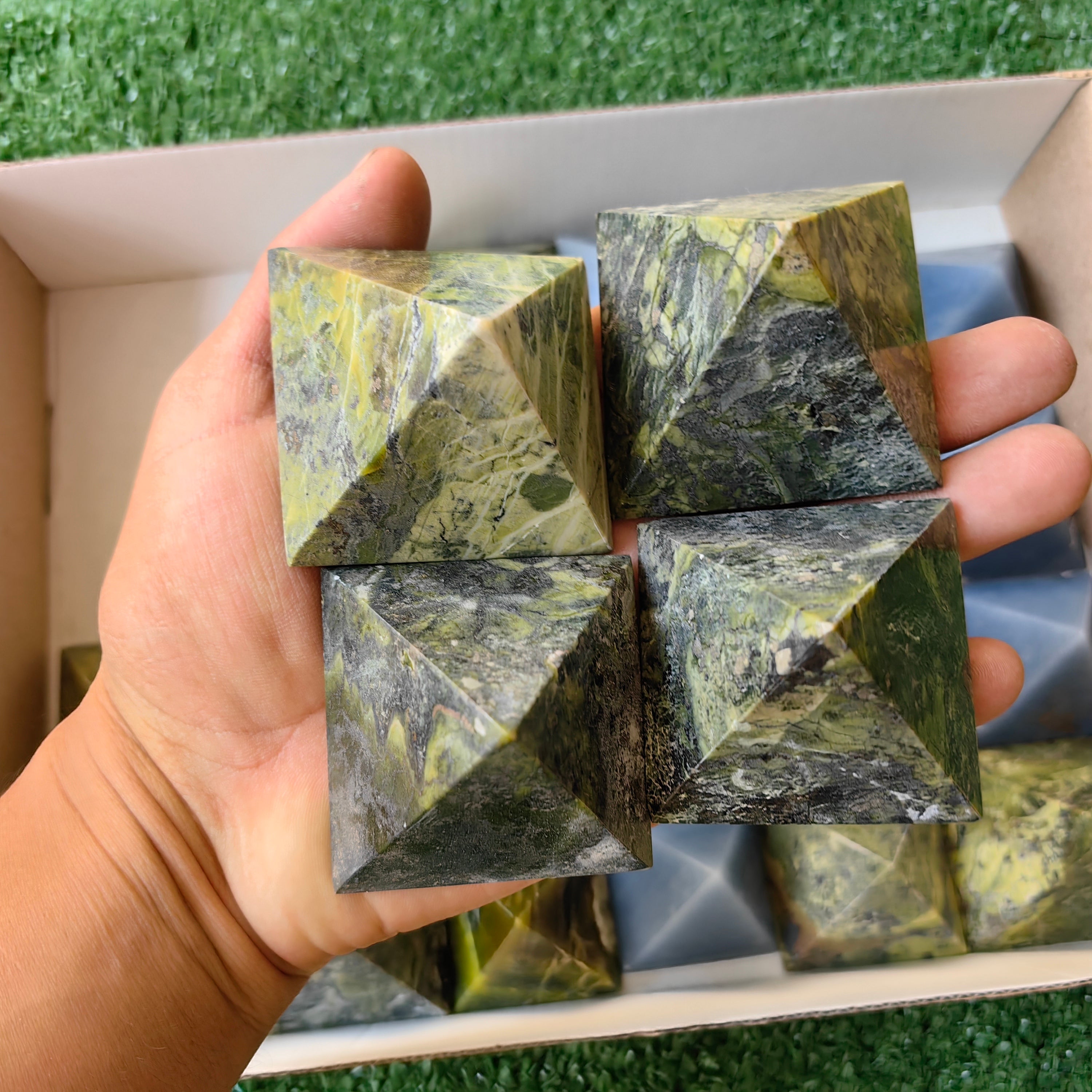 25 pc blue angelite & serpentine pyramids