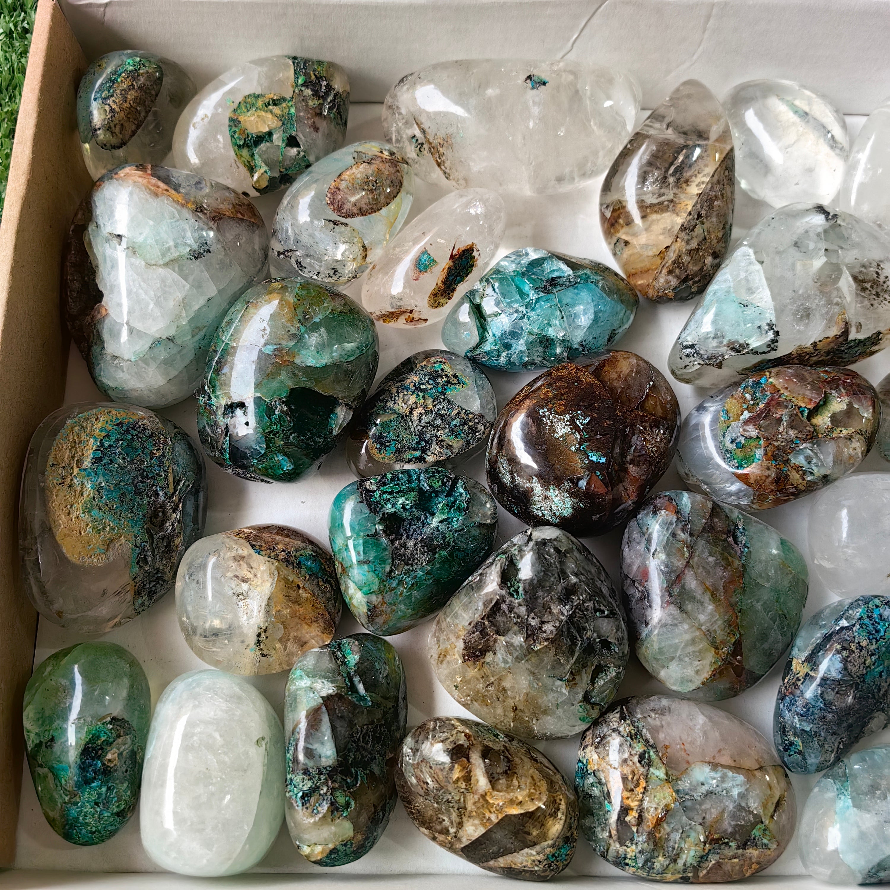 33 pc Chrysocolla on quartz Free Form