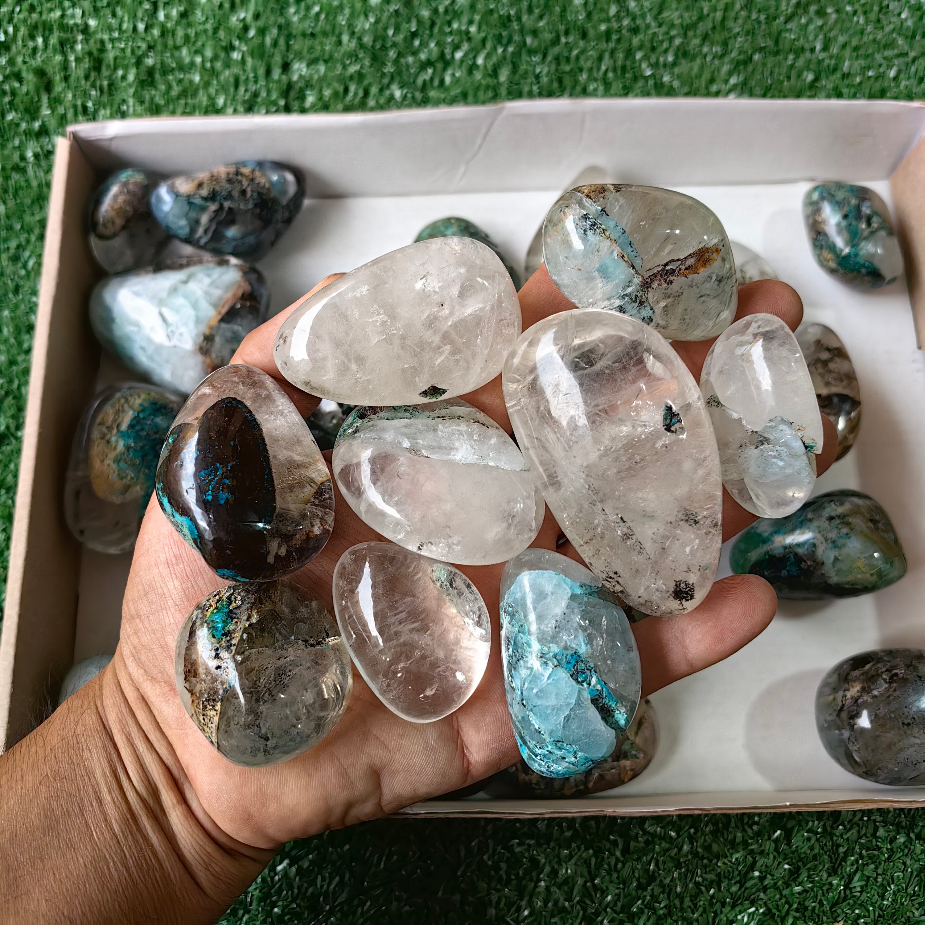 33 pc Chrysocolla on quartz Free Form