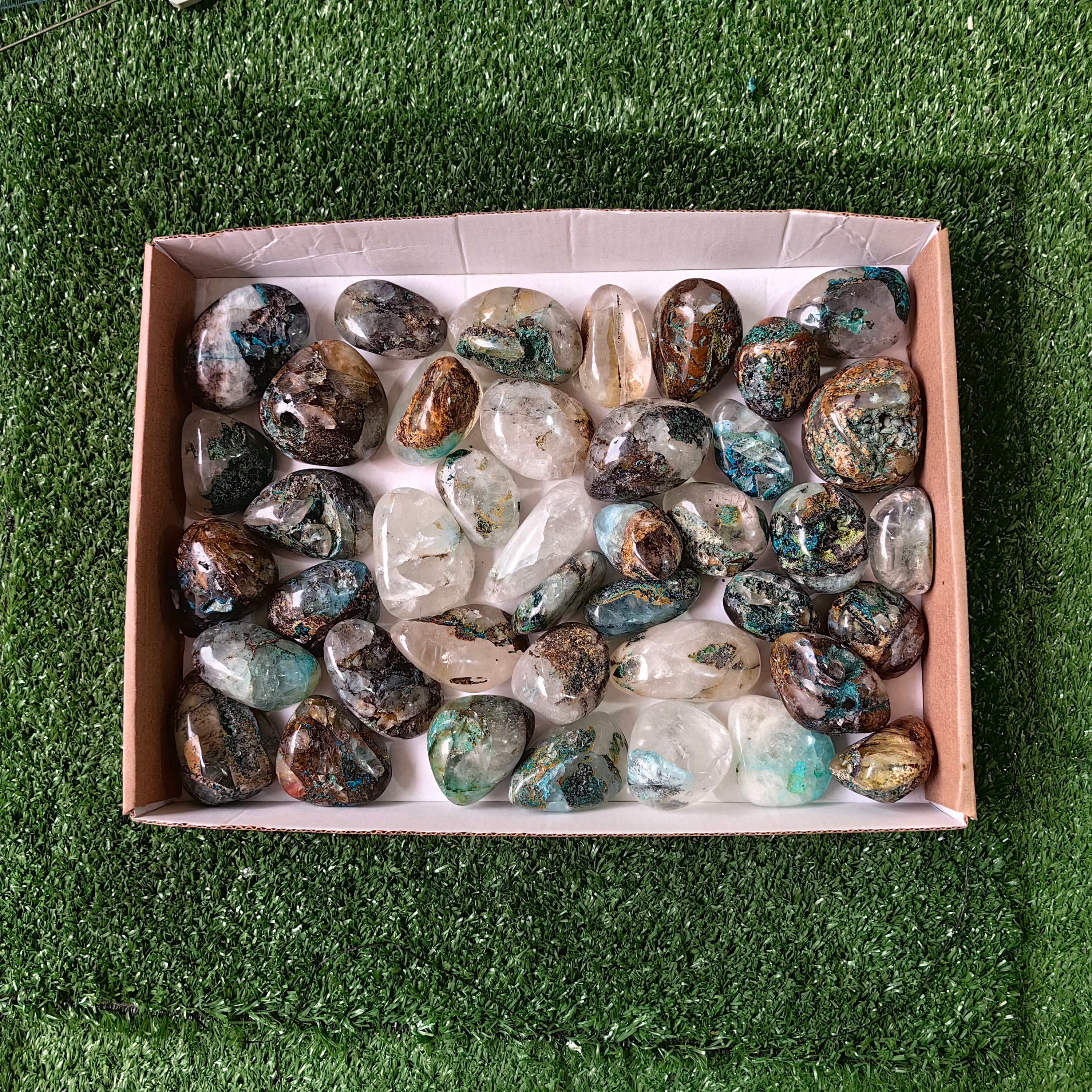 41 pc Chrysocolla on quartz Free Form