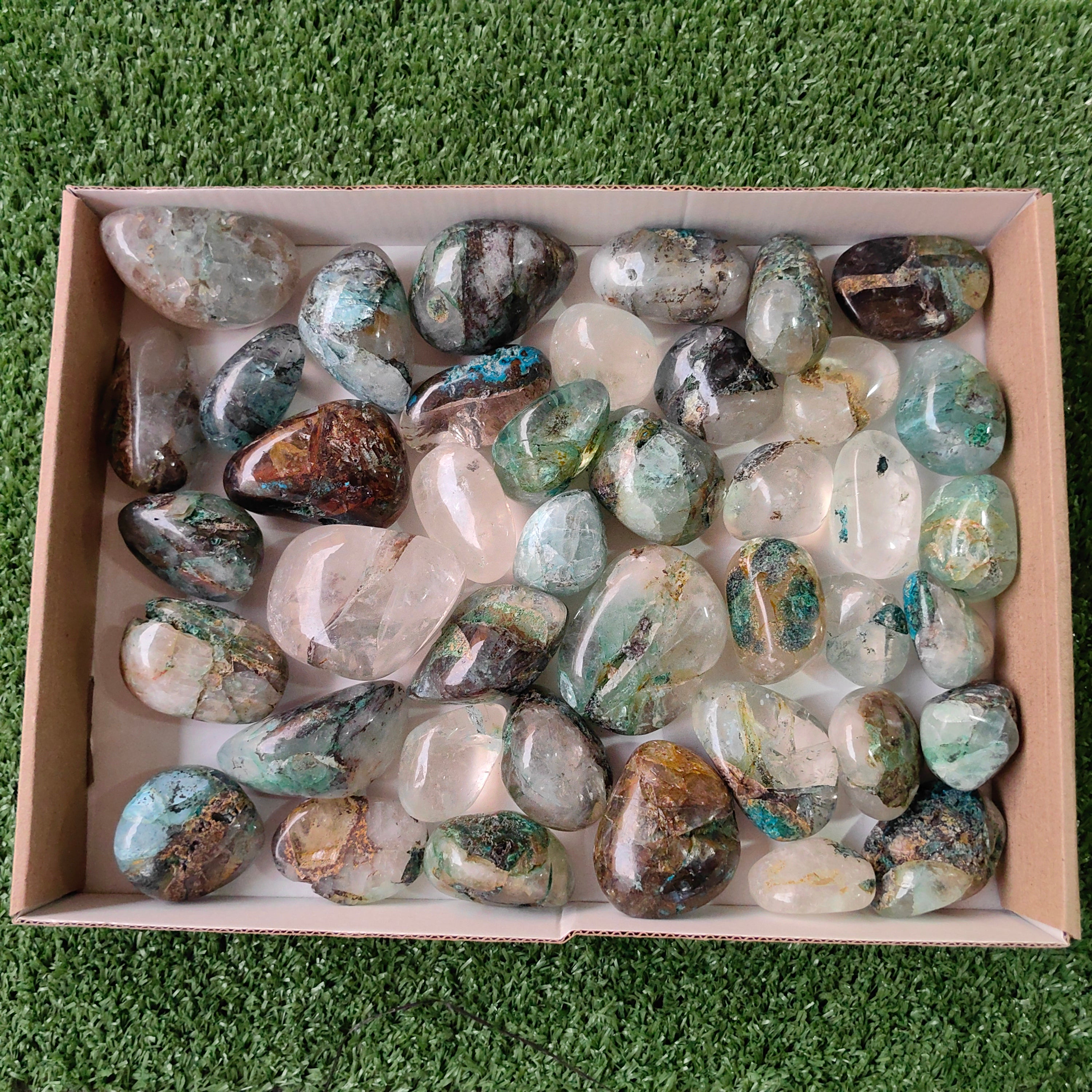 41 pc Chrysocolla on quartz Free Form