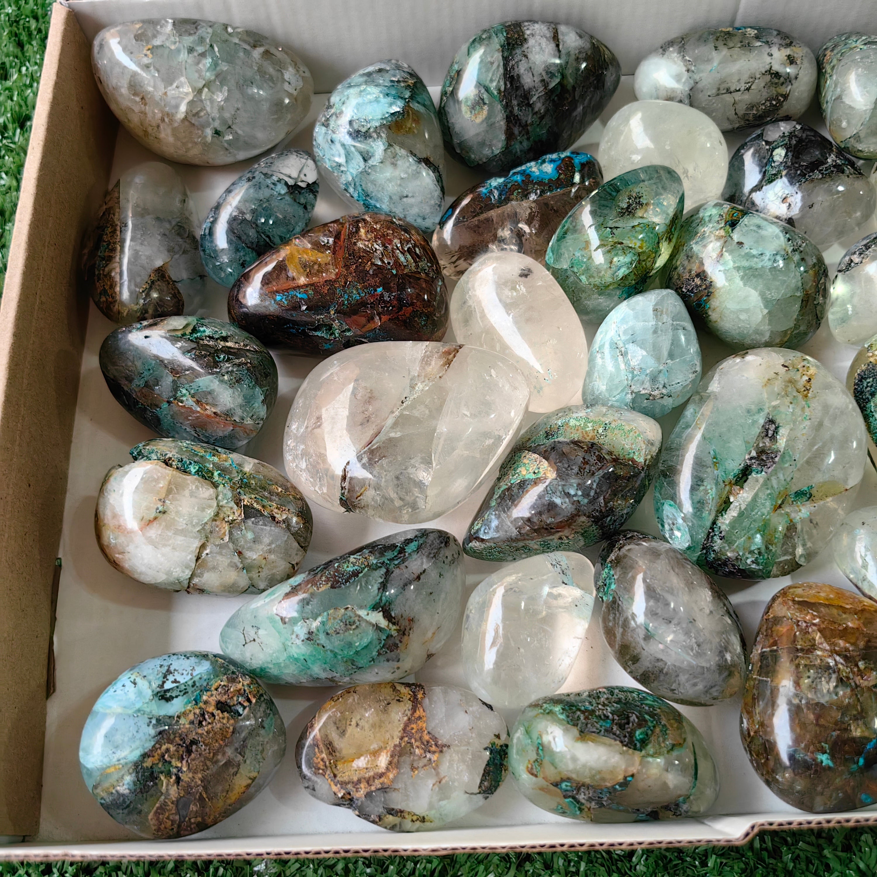 41 pc Chrysocolla on quartz Free Form