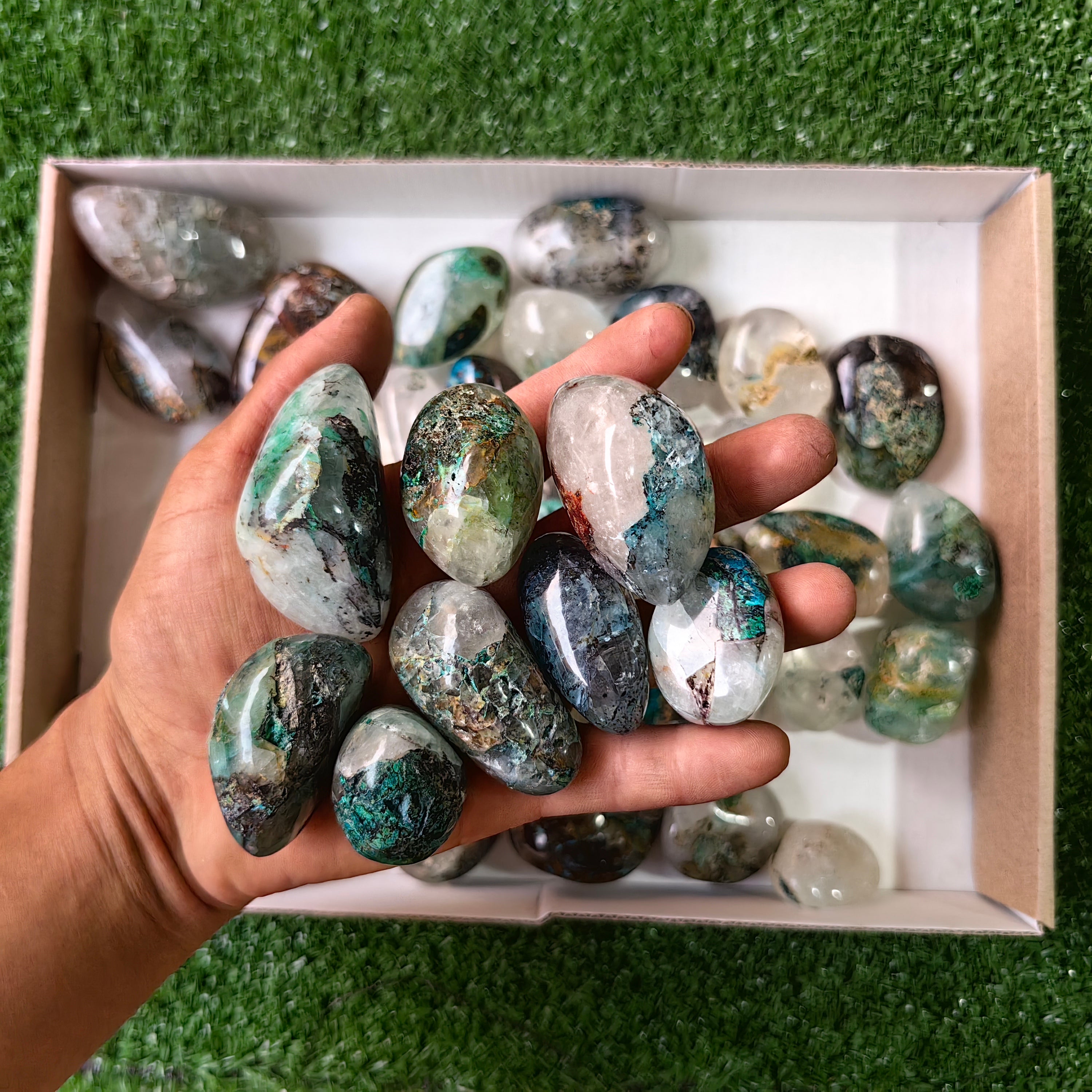 41 pc Chrysocolla on quartz Free Form