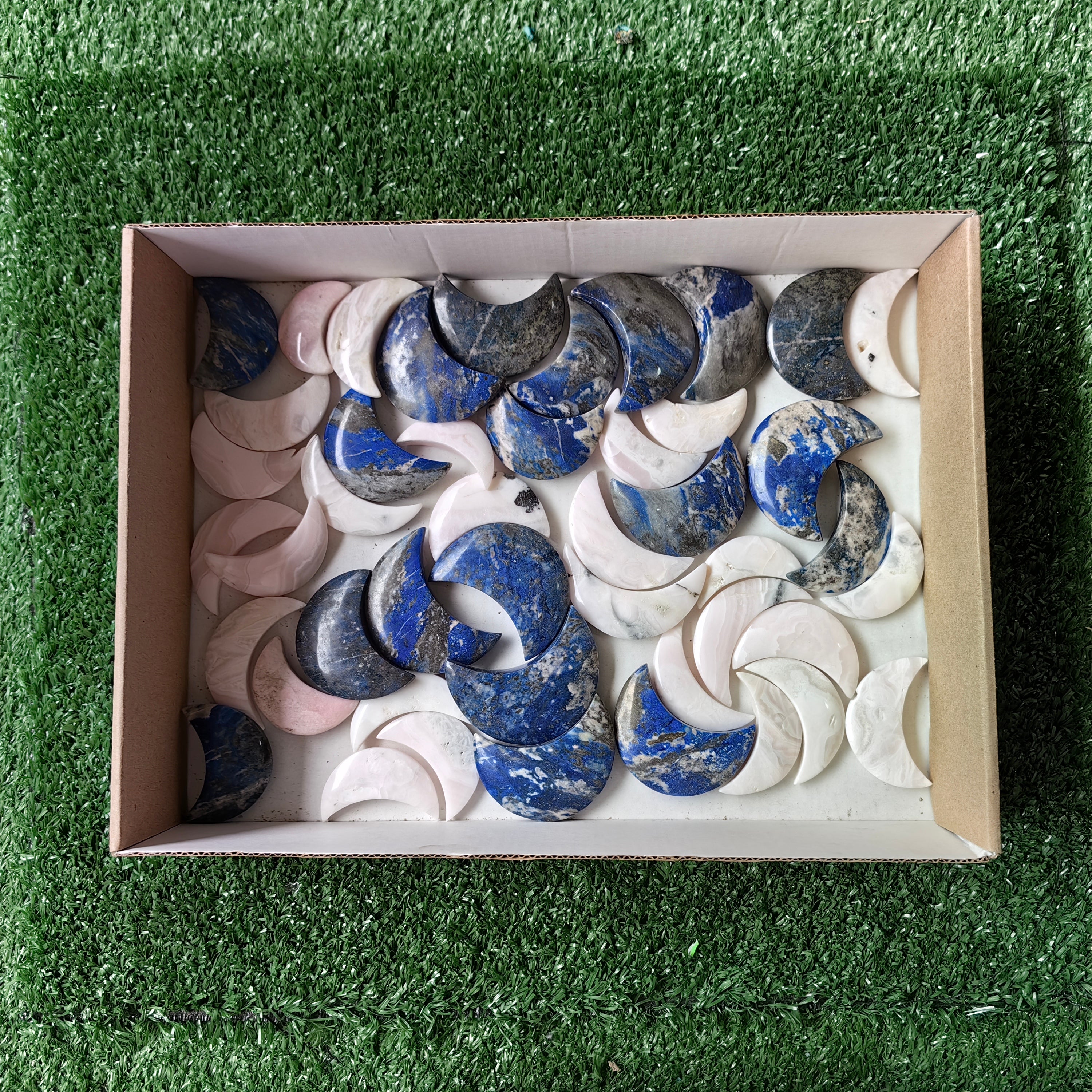 46 pc mangano calcite & lapiz lazuli moons