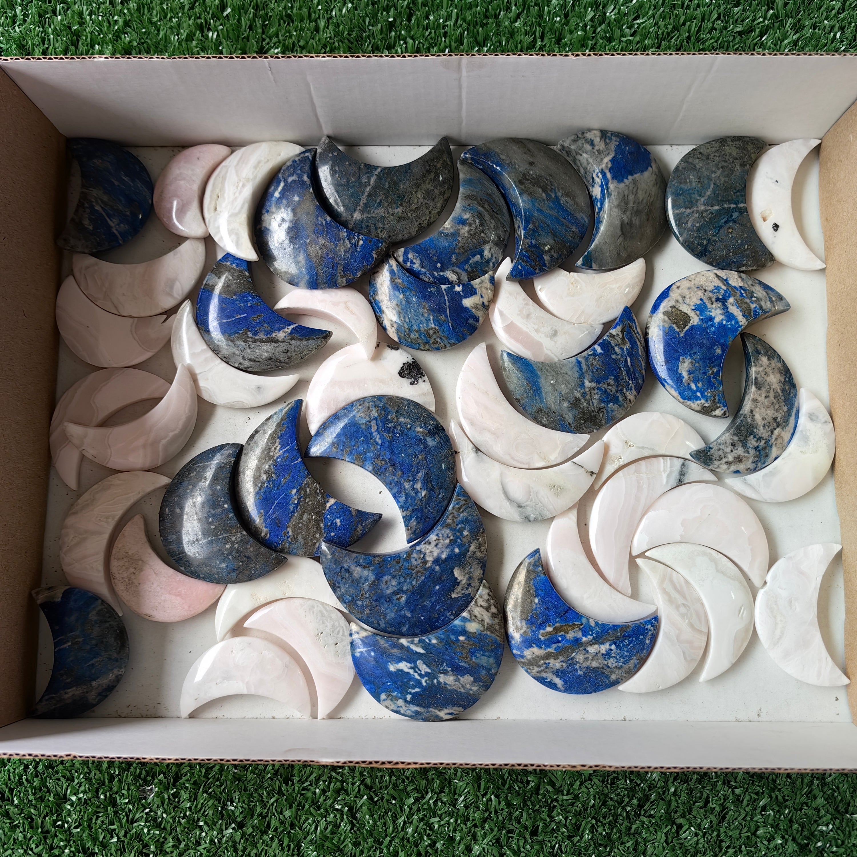 46 pc mangano calcite & lapiz lazuli moons
