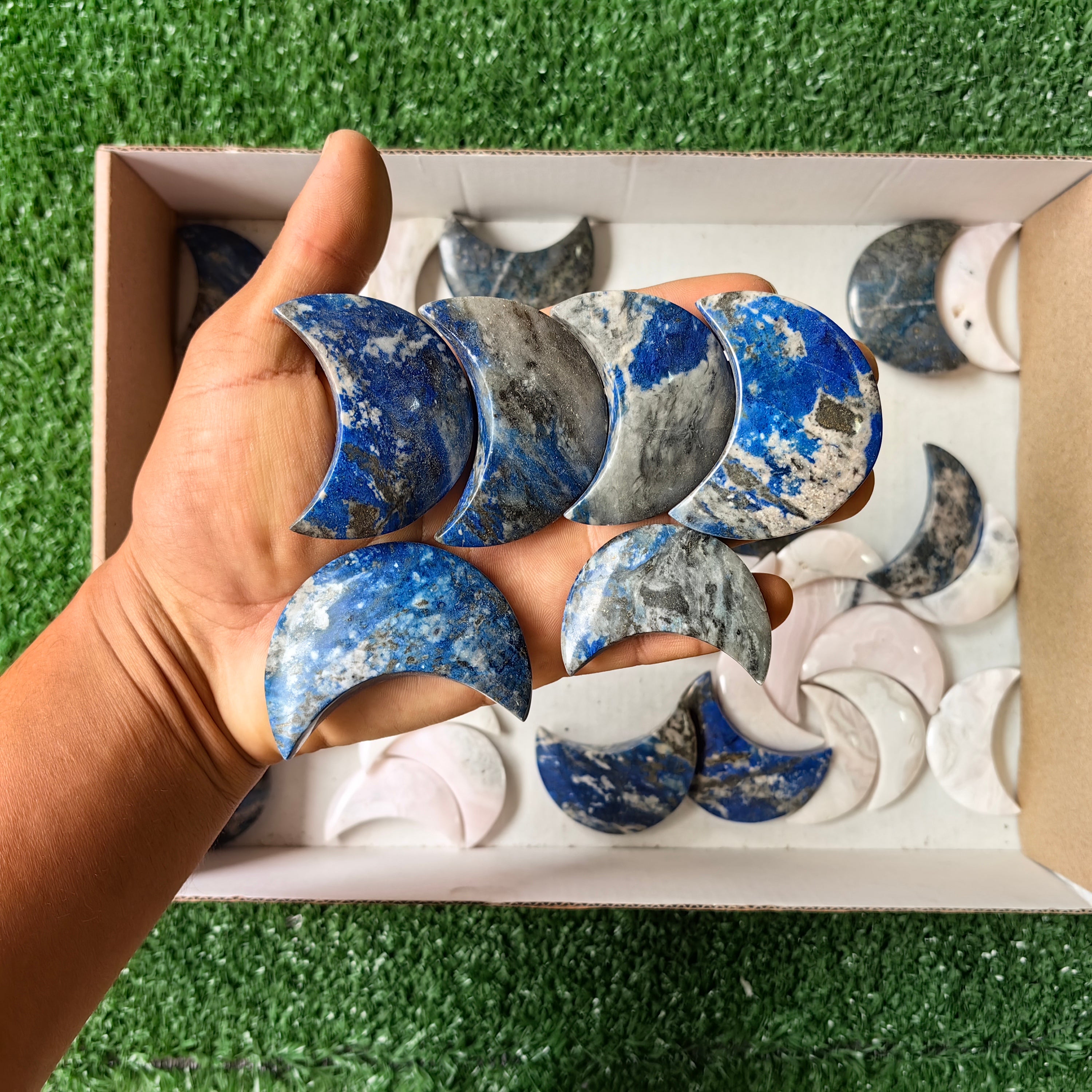 46 pc mangano calcite & lapiz lazuli moons