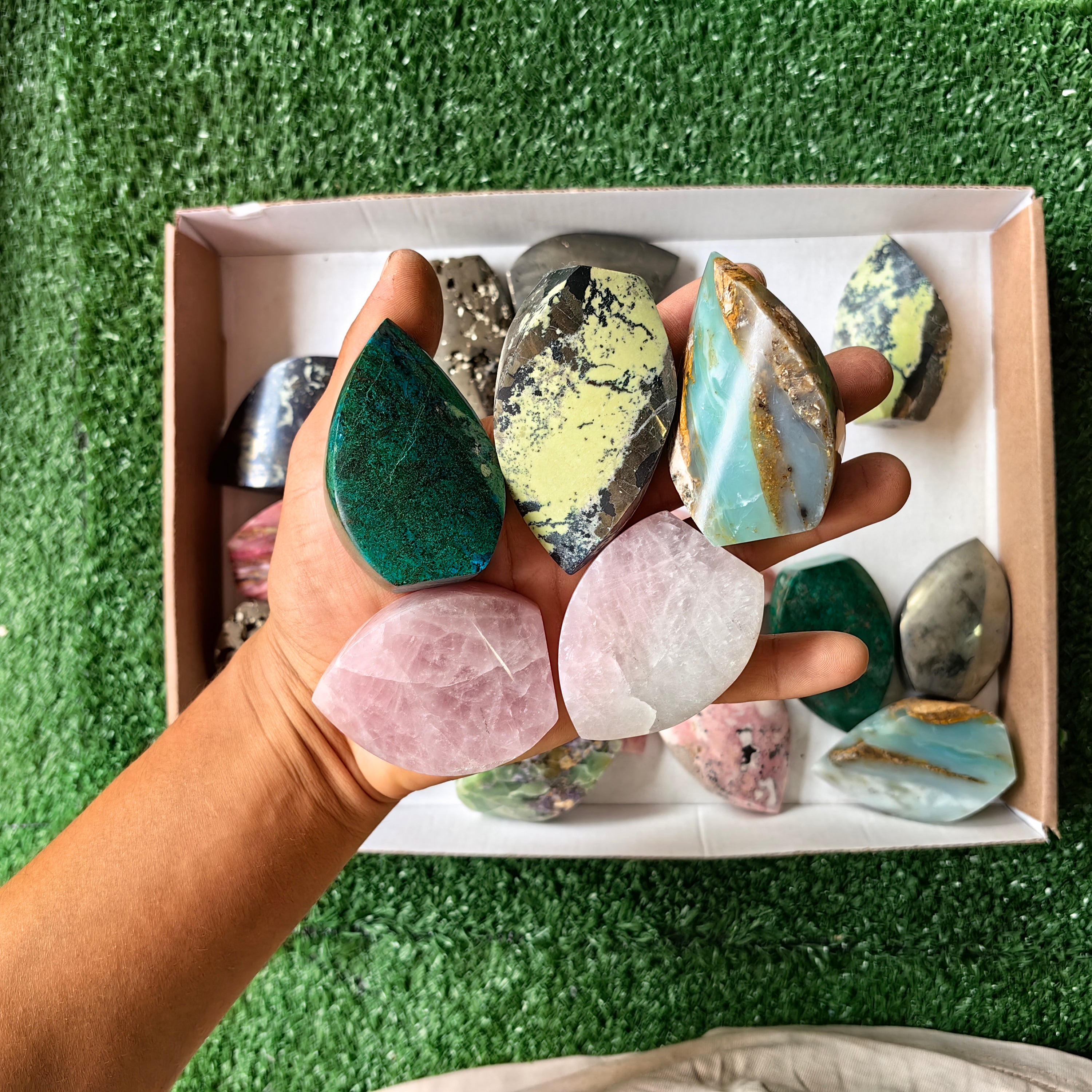 22 pc flames mixted stones