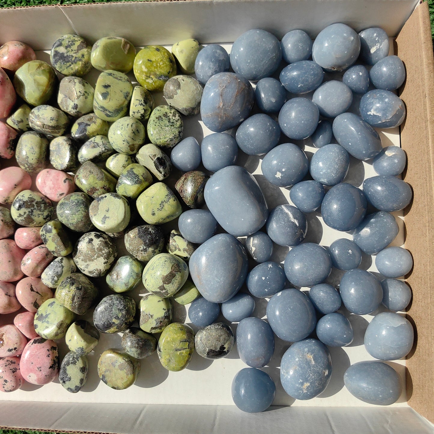 2 kg tumbled rhodonite, angelite & serpentine