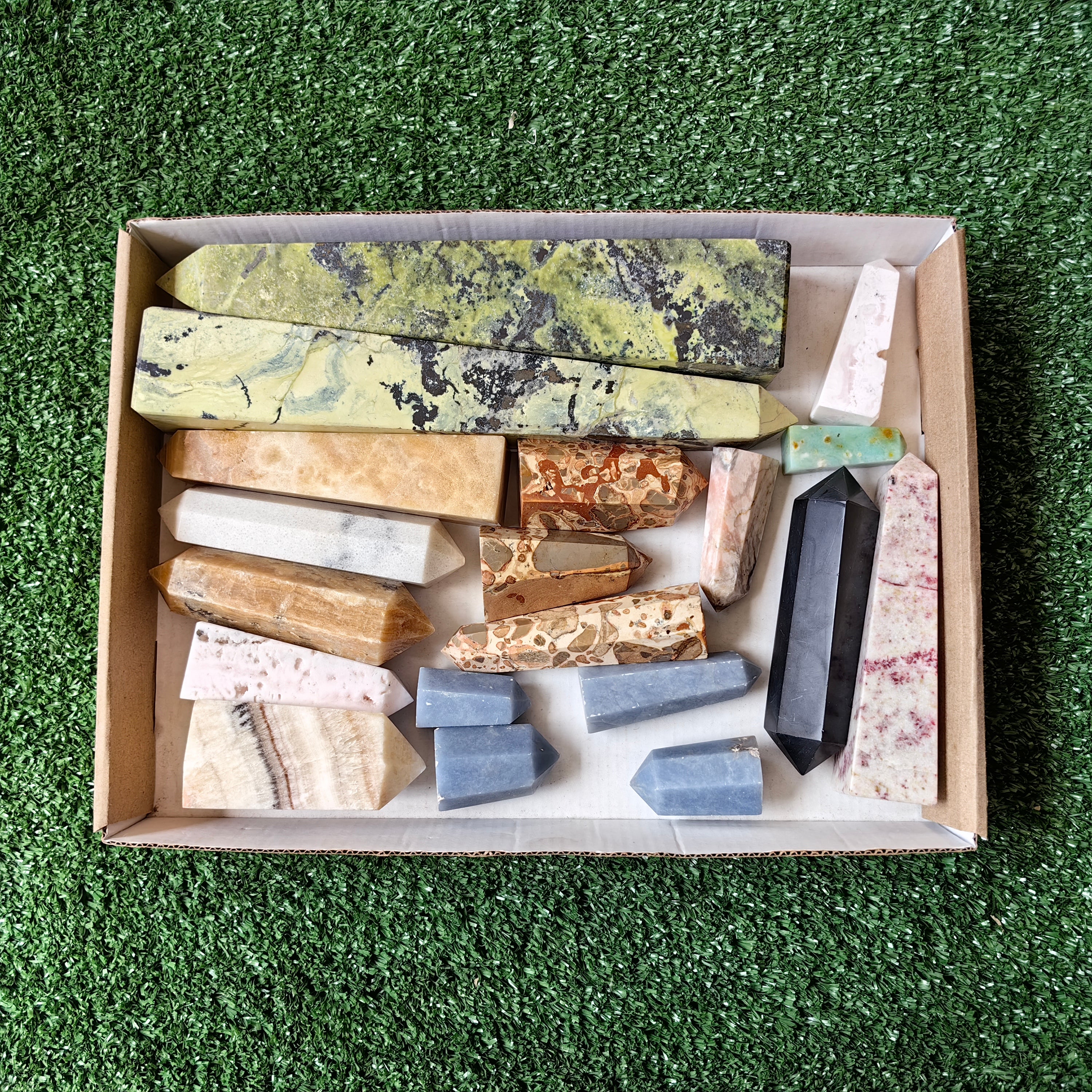 19 pc towers in mixted peruvian stones