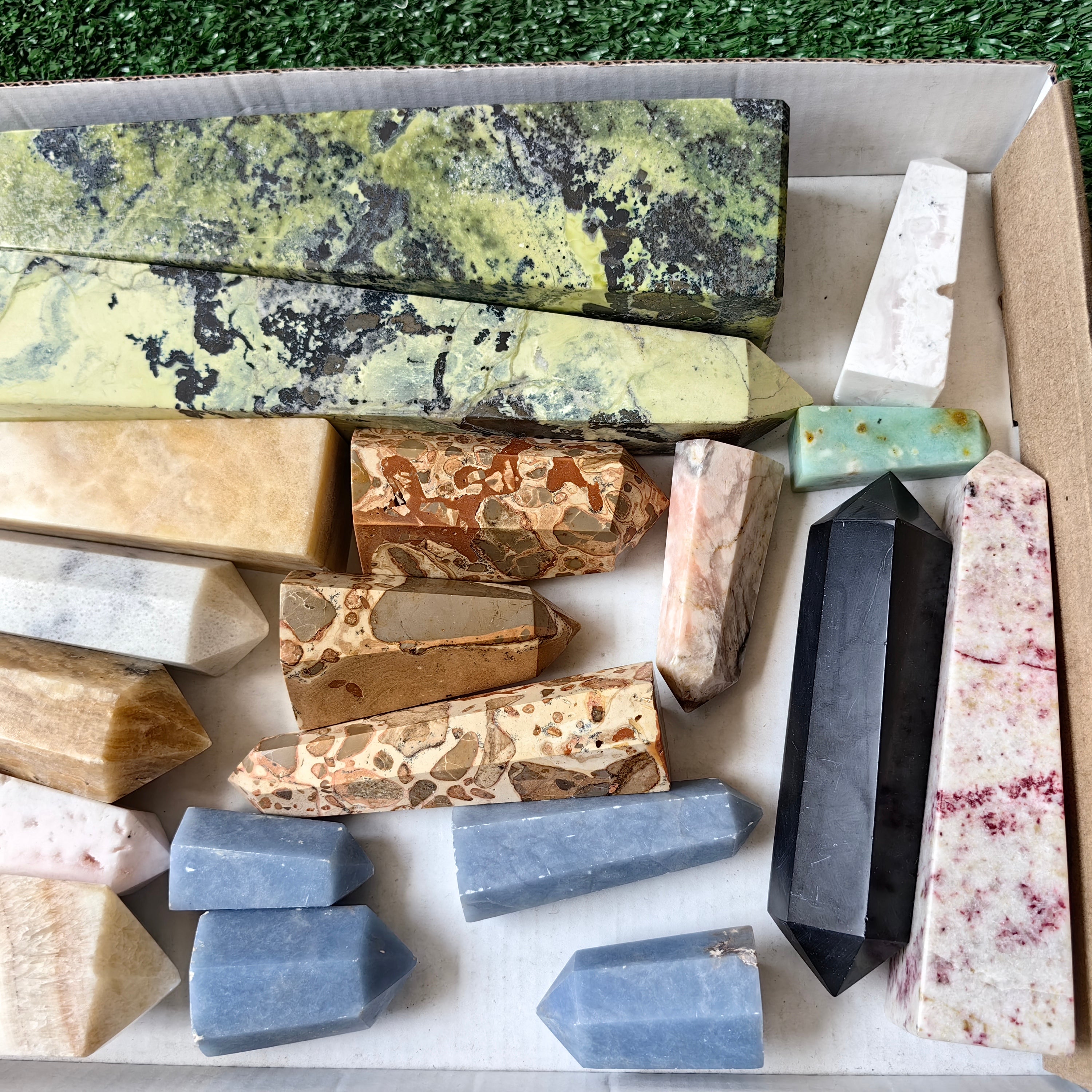 19 pc towers in mixted peruvian stones