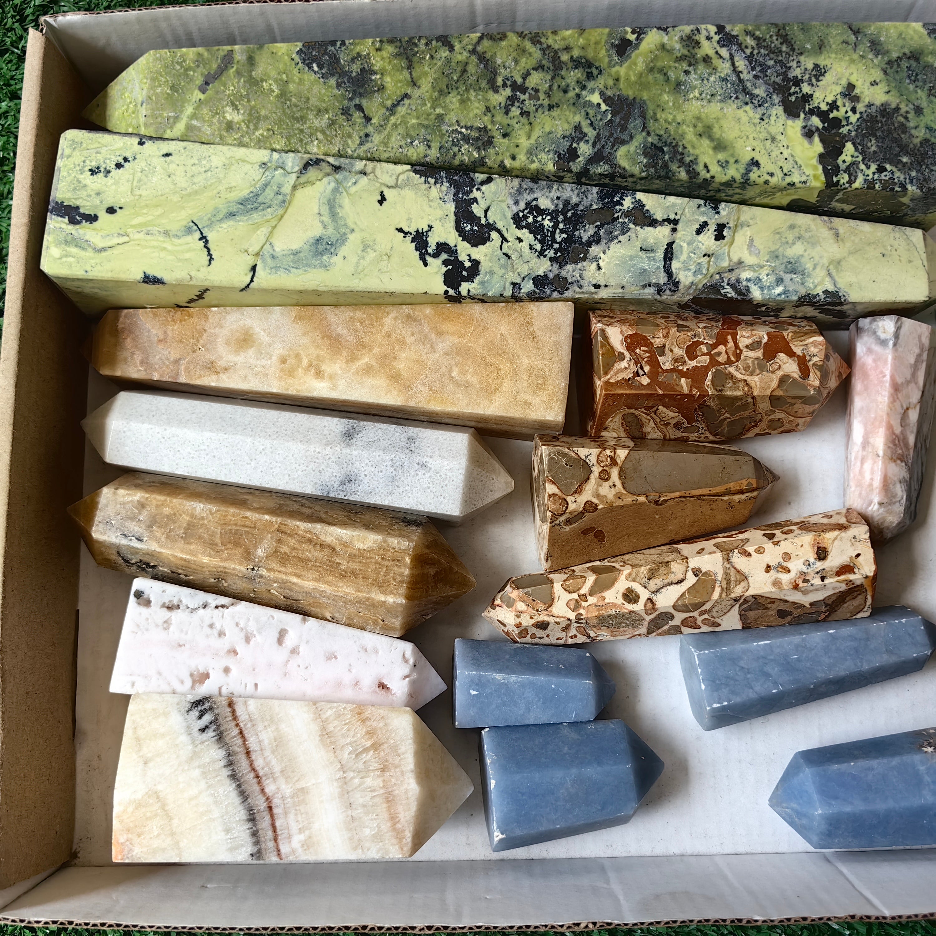 19 pc towers in mixted peruvian stones