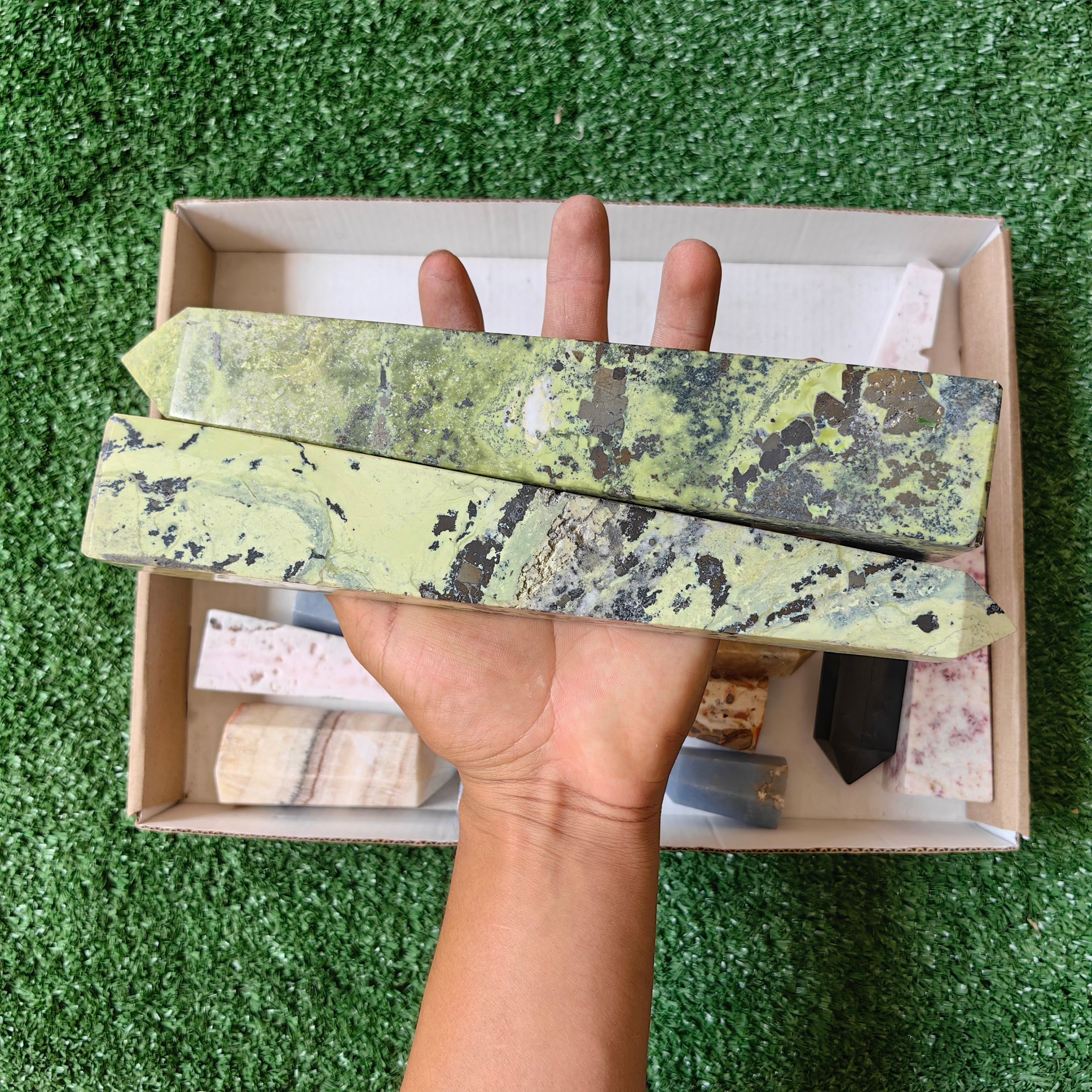 19 pc towers in mixted peruvian stones