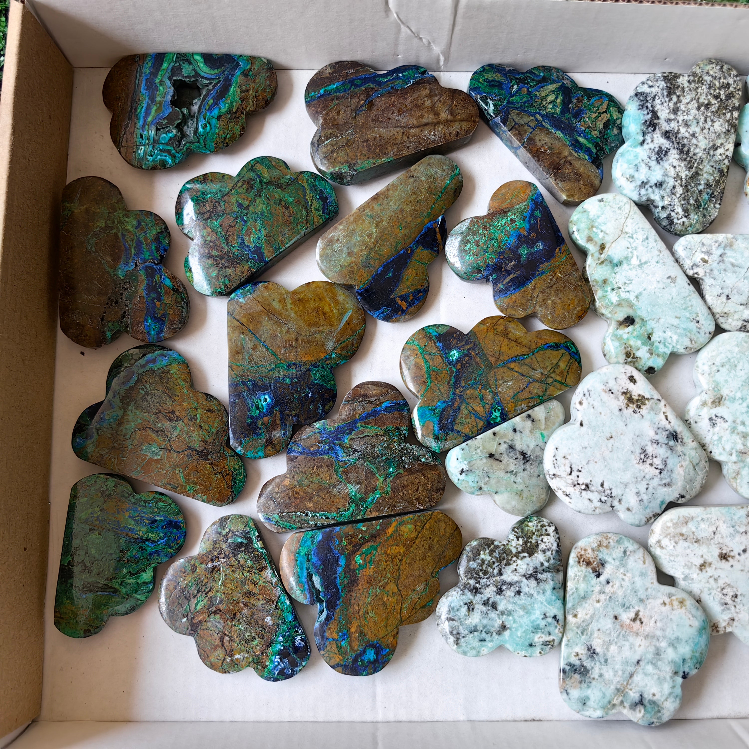 28 pcs clouds of chrysoprase / azurite malachite