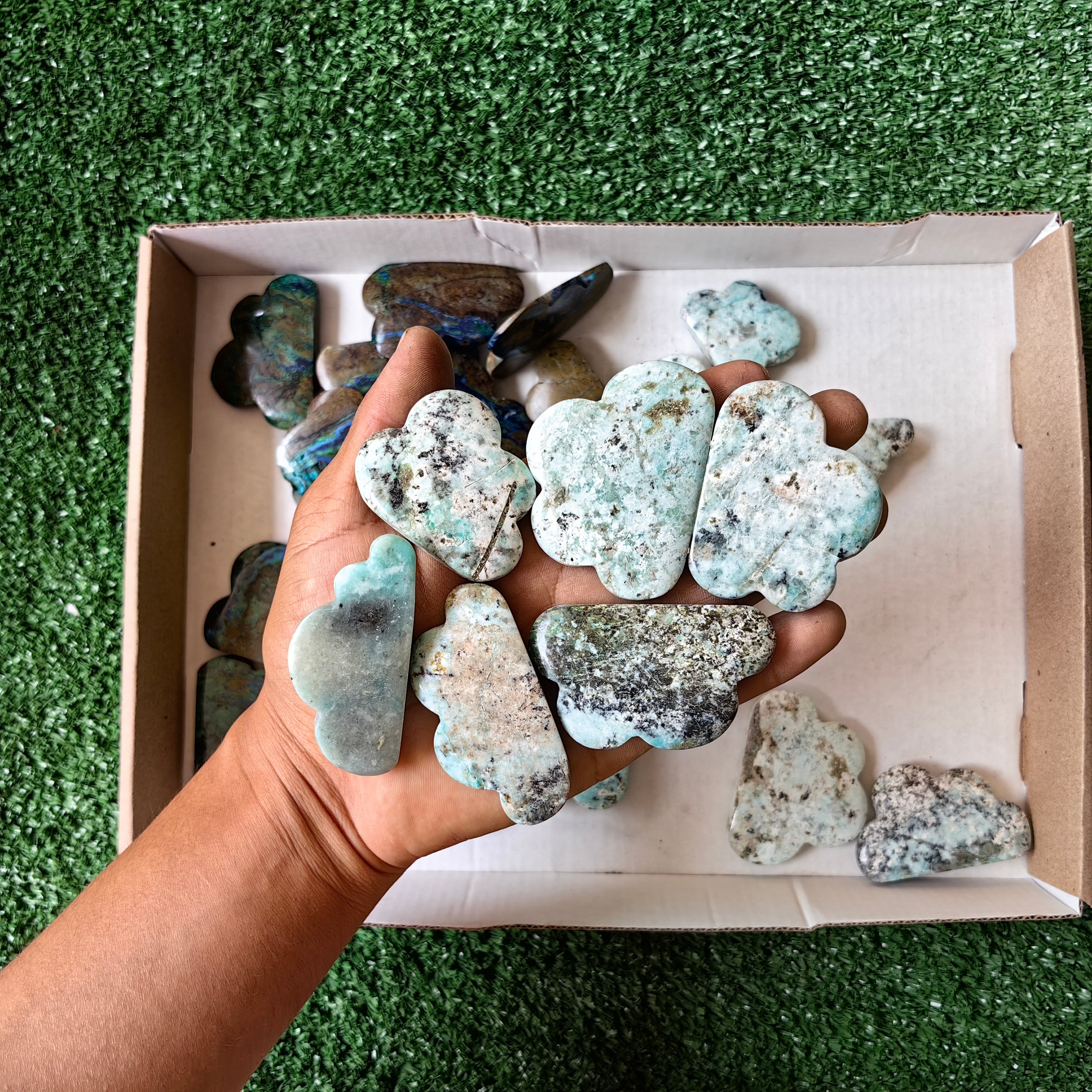 28 pcs clouds of chrysoprase / azurite malachite