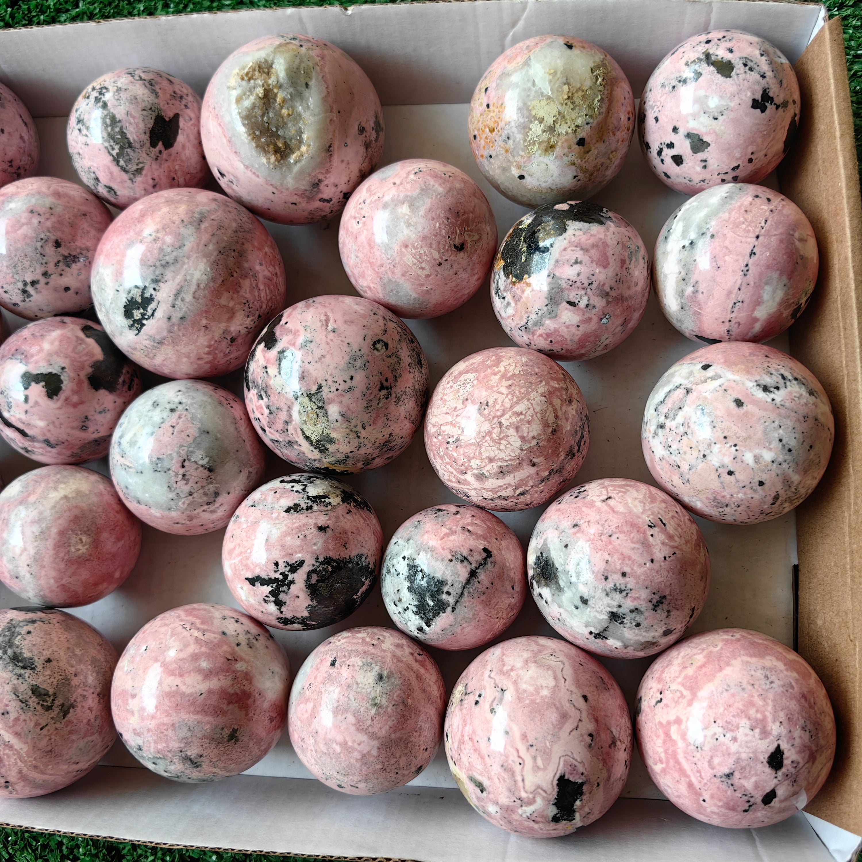 27 pcs rhodonite spheres