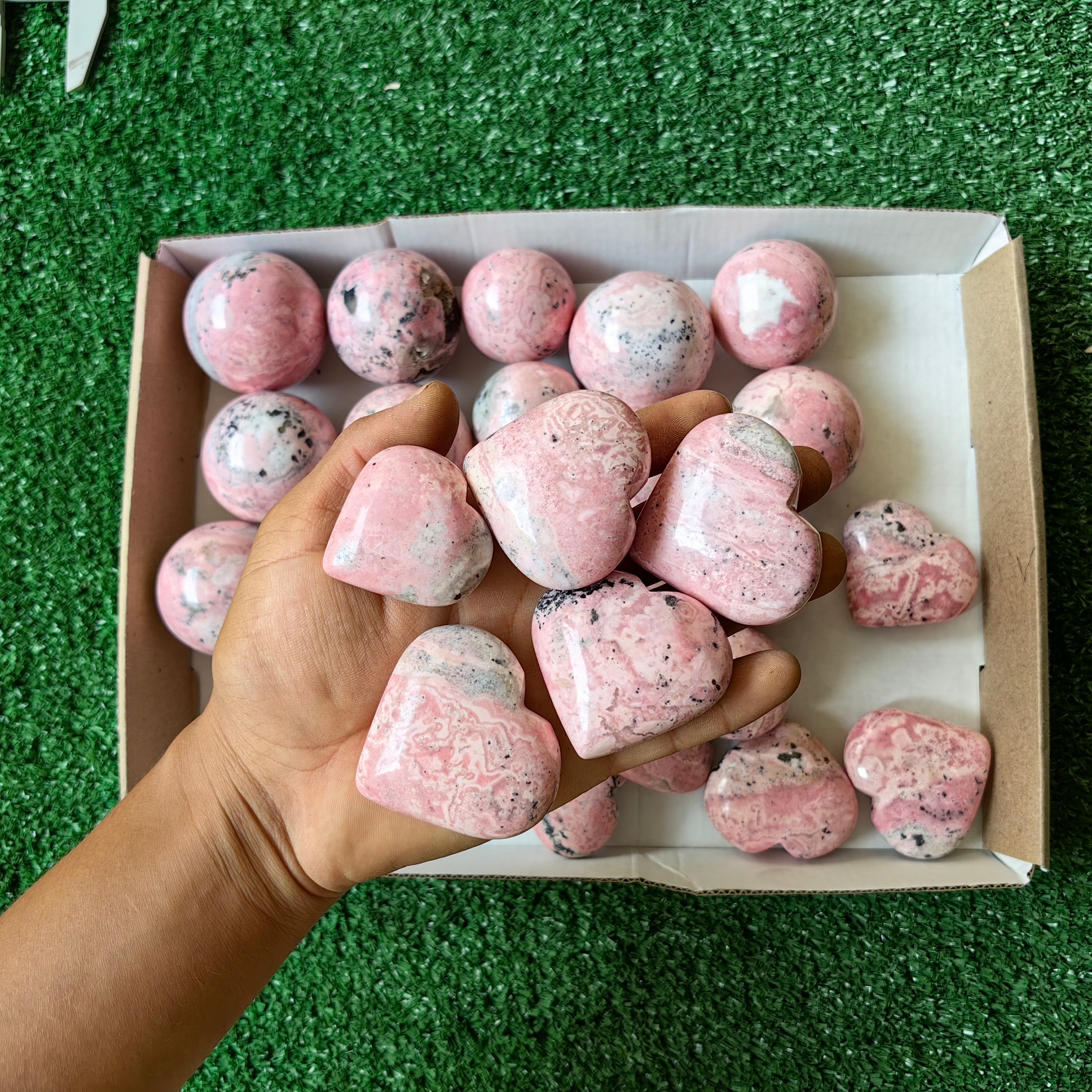 29 pcs rhodonite hearts / spheres