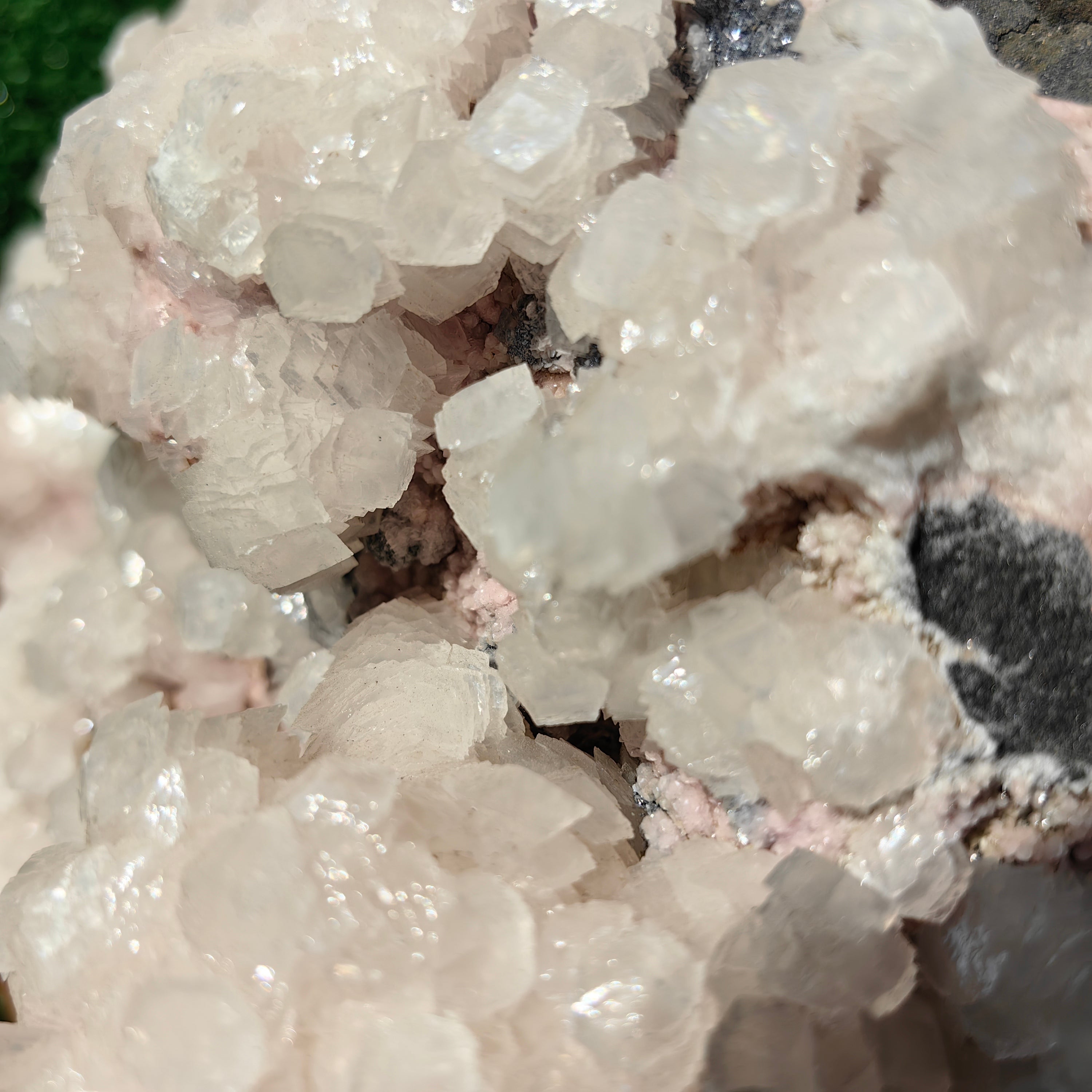 1 pc Rhodonite with Calcite rough