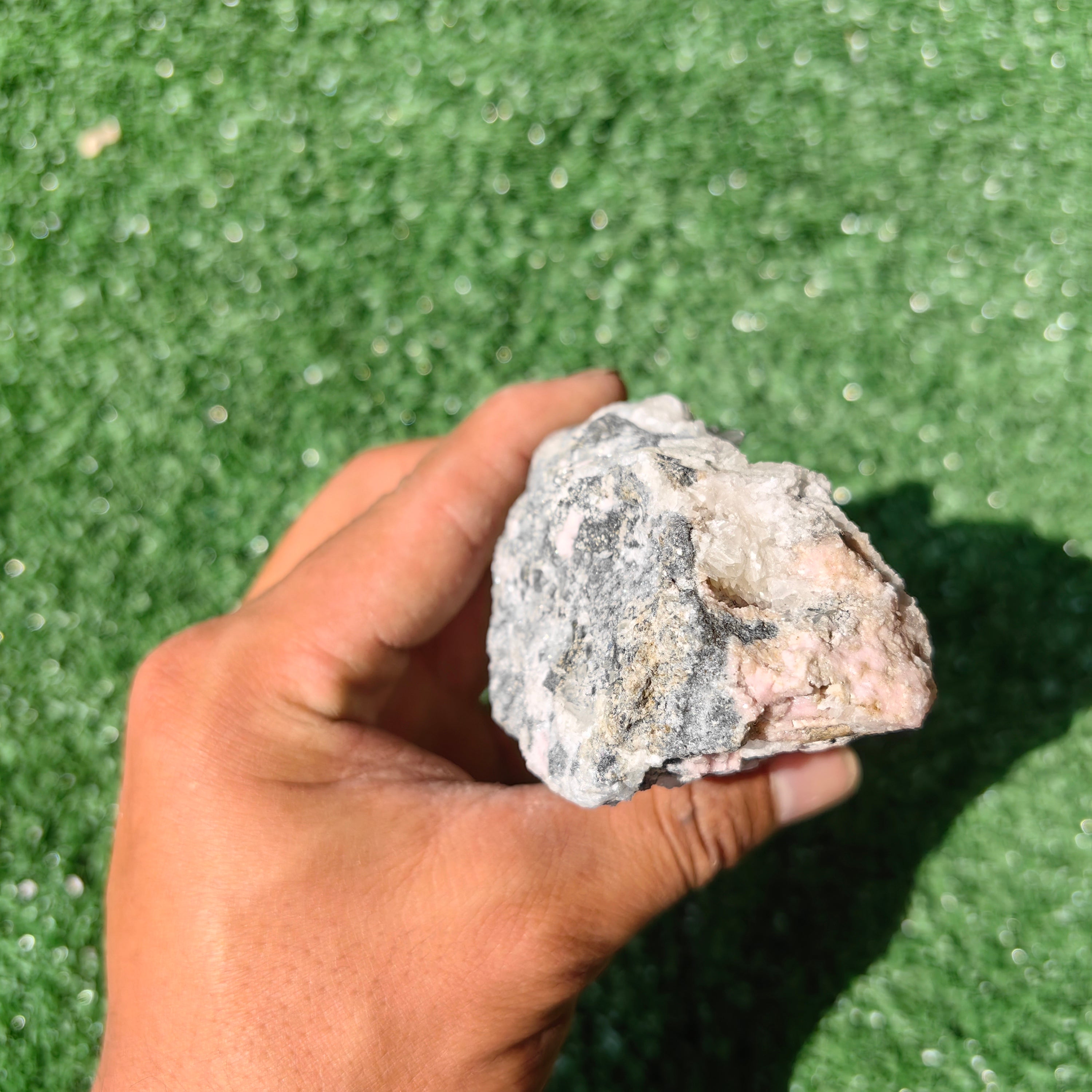1 pc Rhodonite with Calcite rough