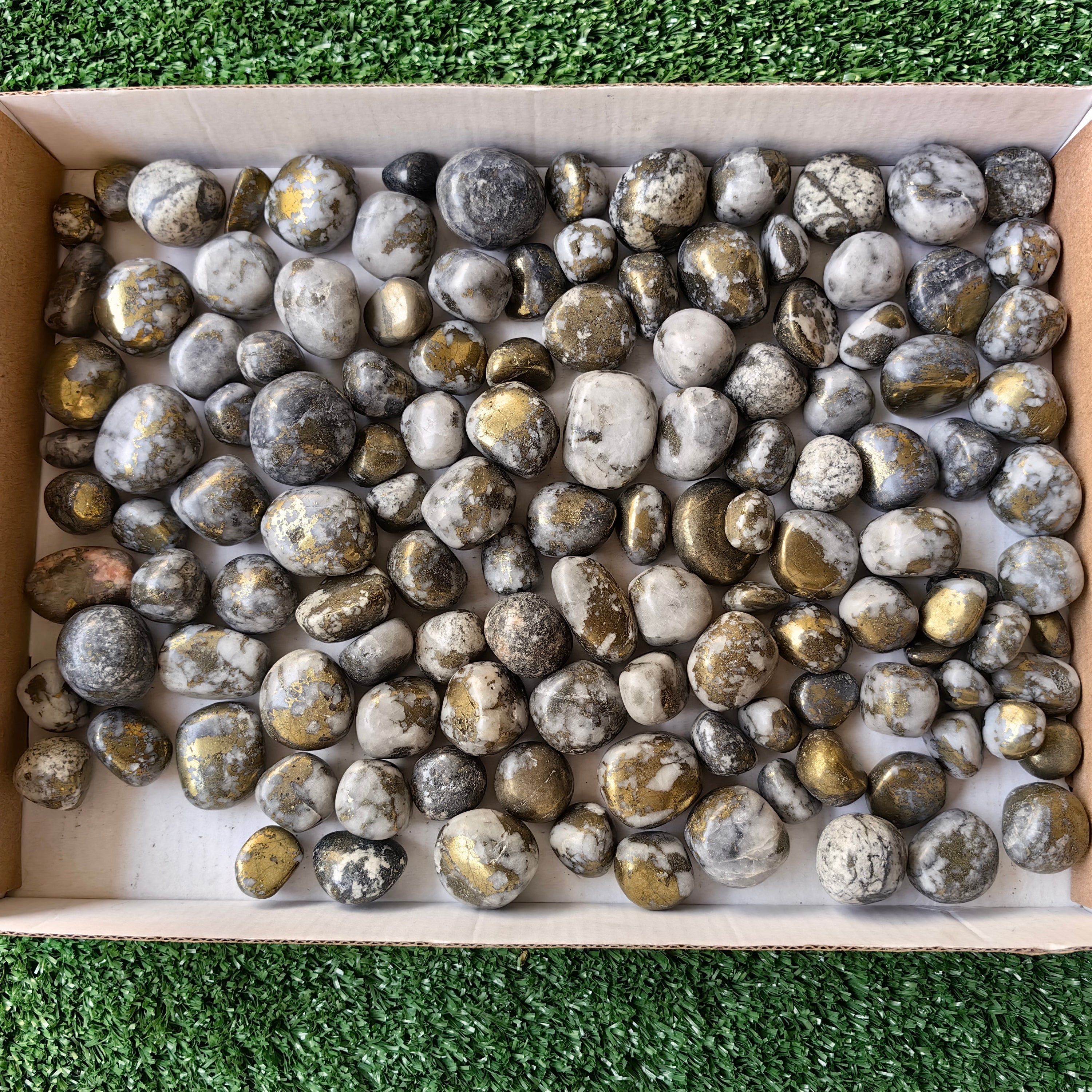 Lot 2 kg Chalcopyrite on Quartz tumbled