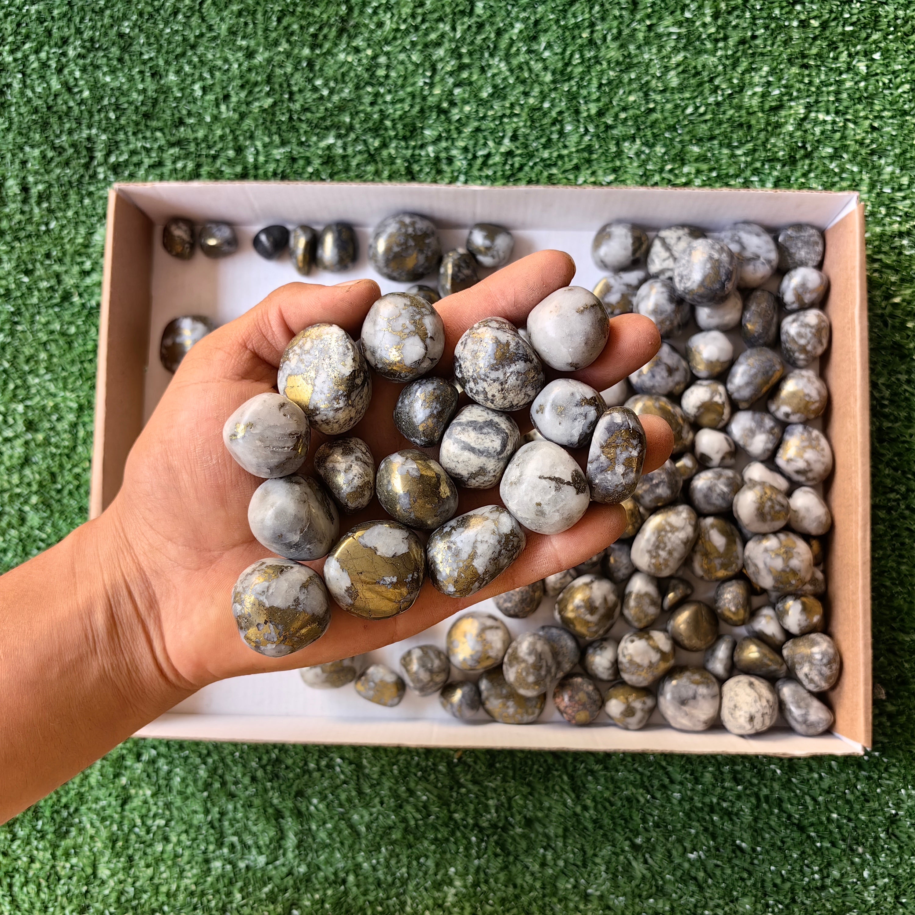 Lot 2 kg Chalcopyrite on Quartz tumbled