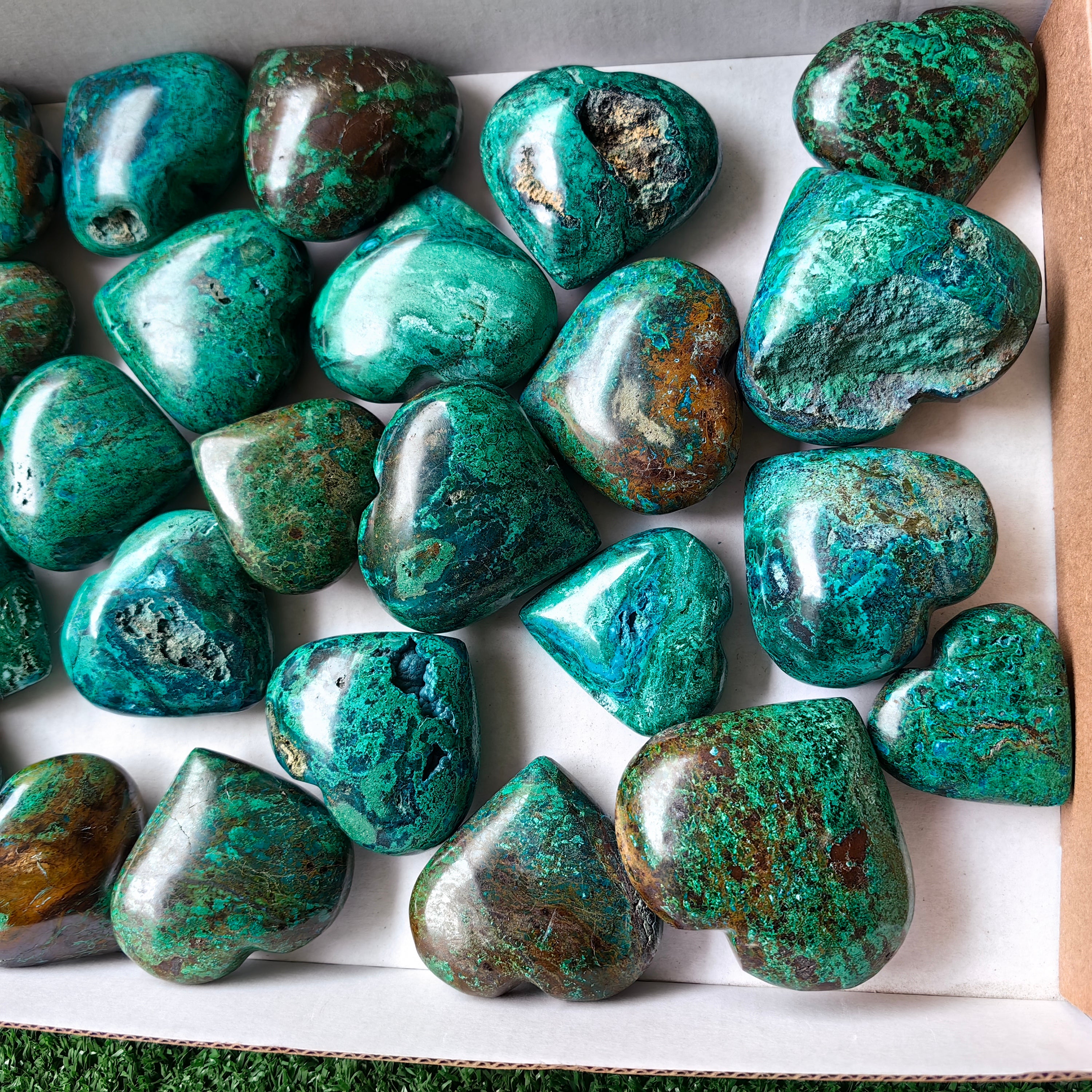 Lot 24 pcs Chrysocolla on Malachite Heart