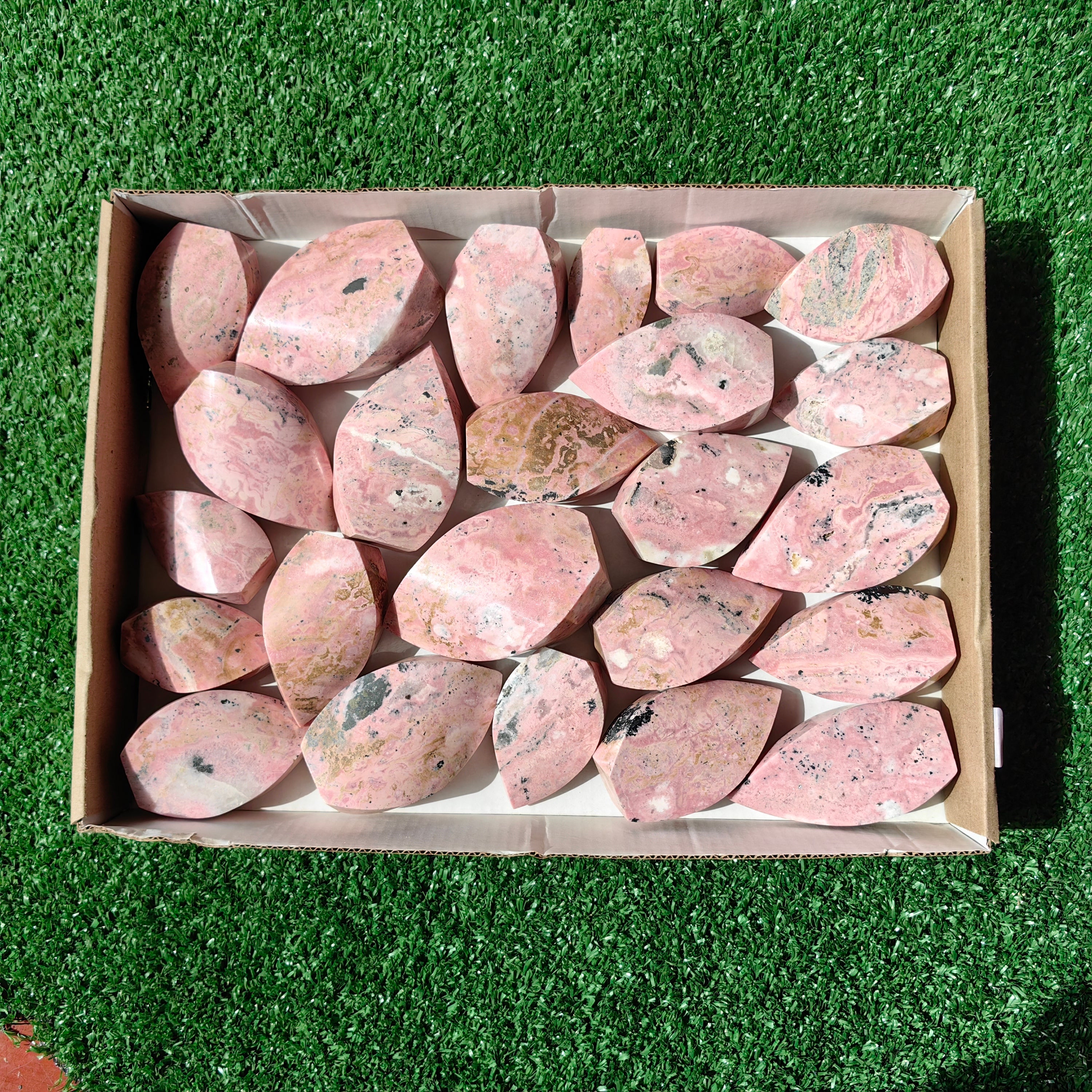 Lot 24 pcs Rhodonite Flame