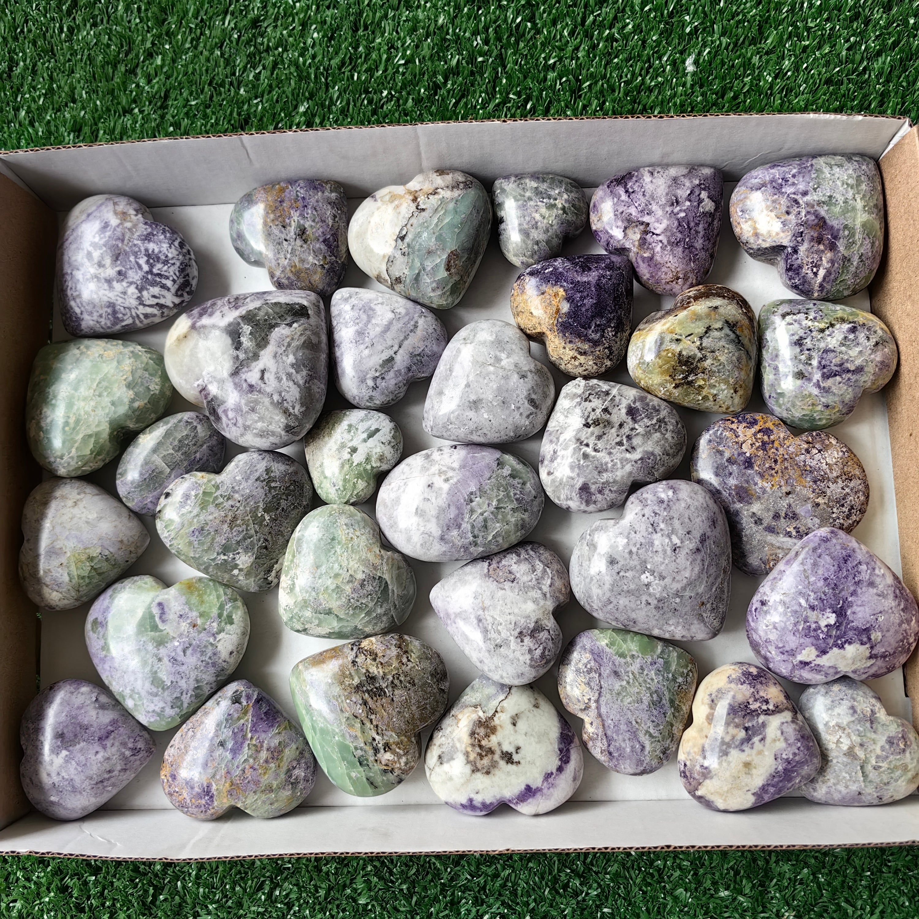 Lot 32 pcs Bolivianite Heart