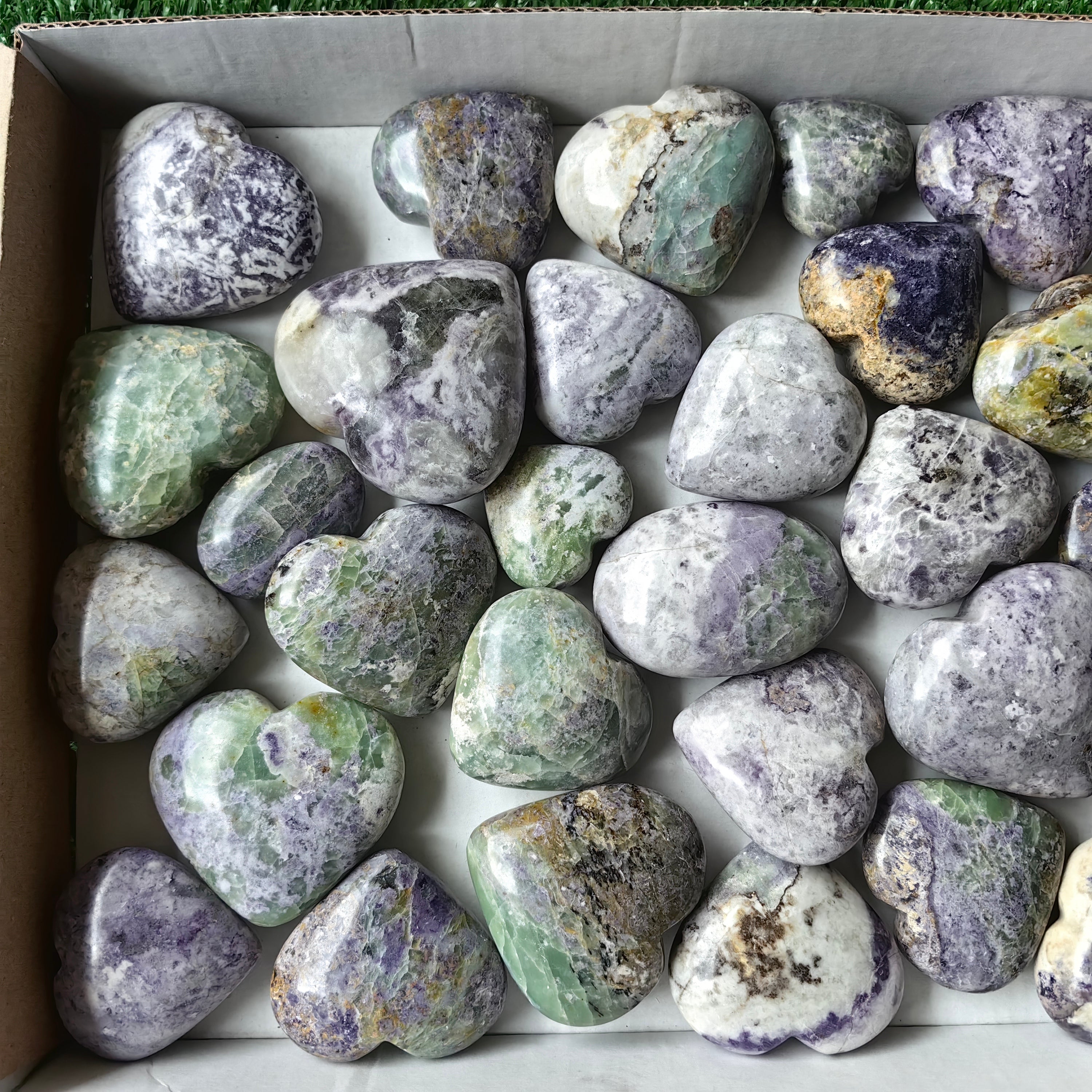 Lot 32 pcs Bolivianite Heart