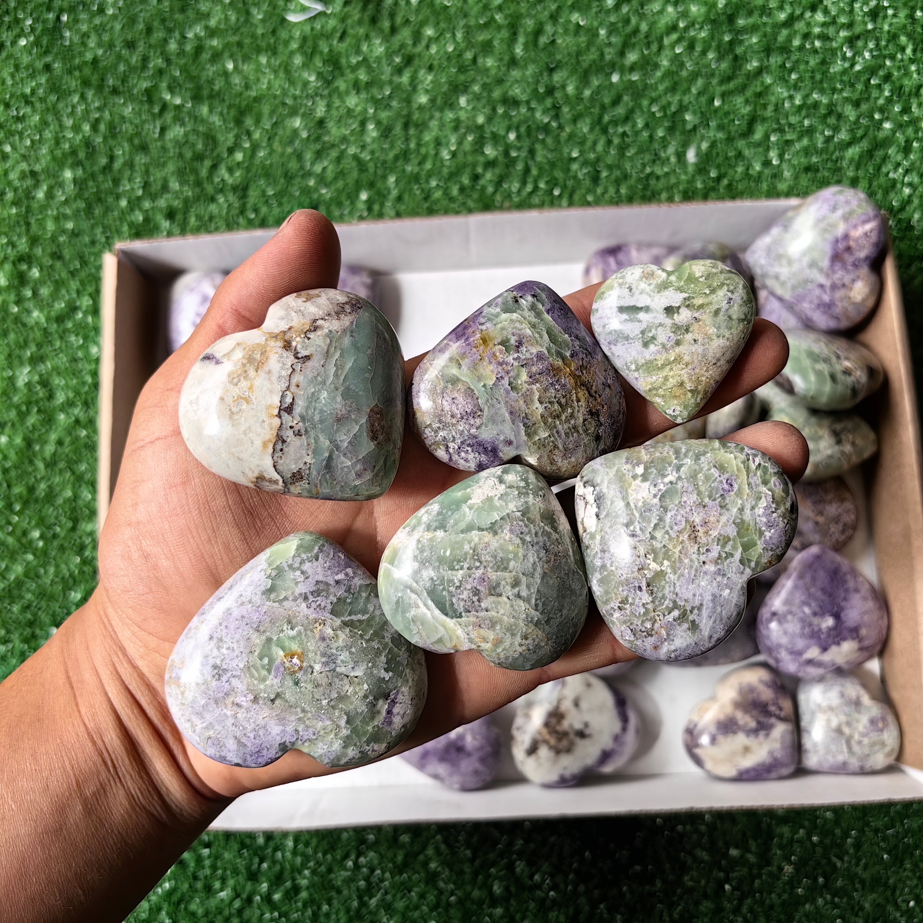 Lot 32 pcs Bolivianite Heart