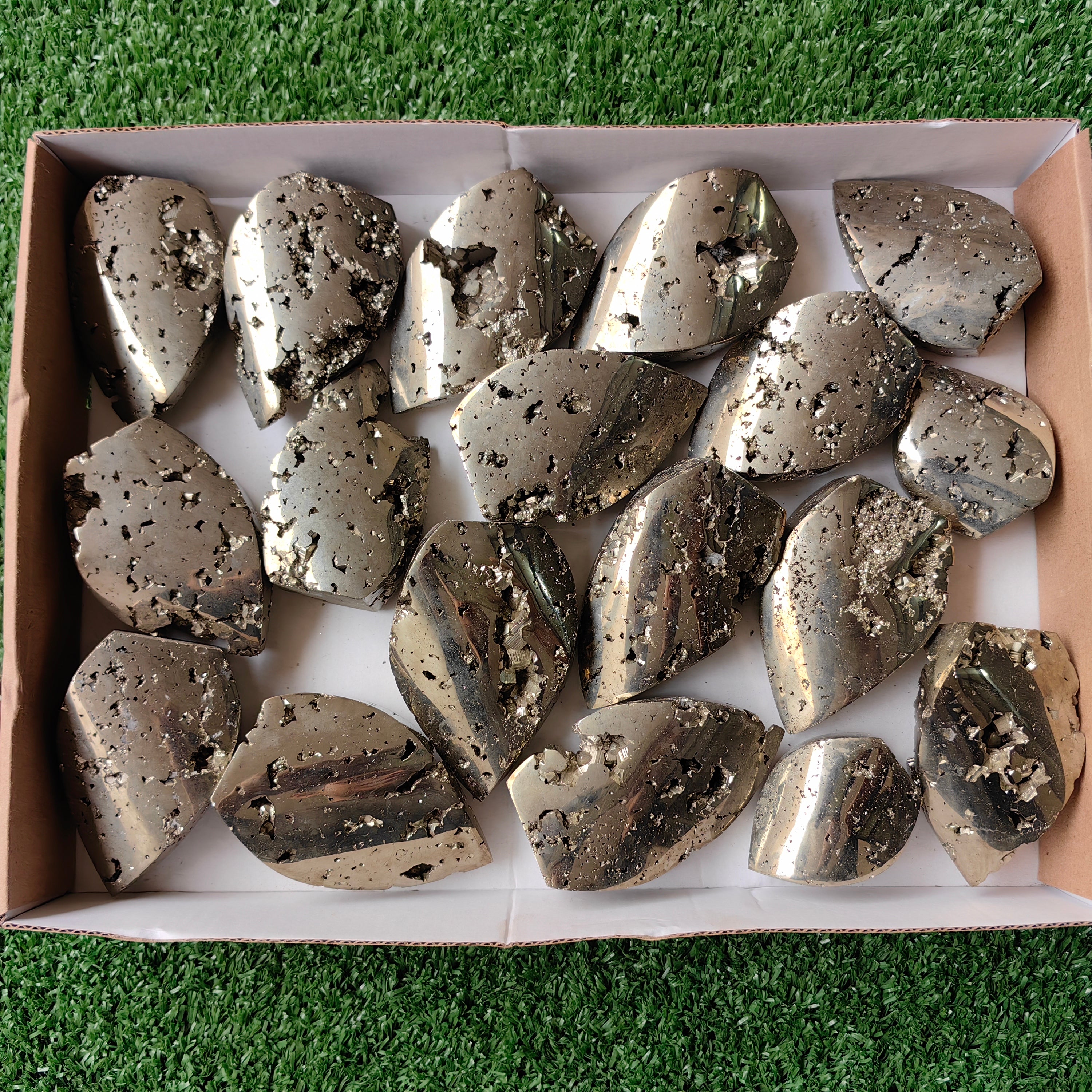 Lot 18 pcs Pyrite Flame