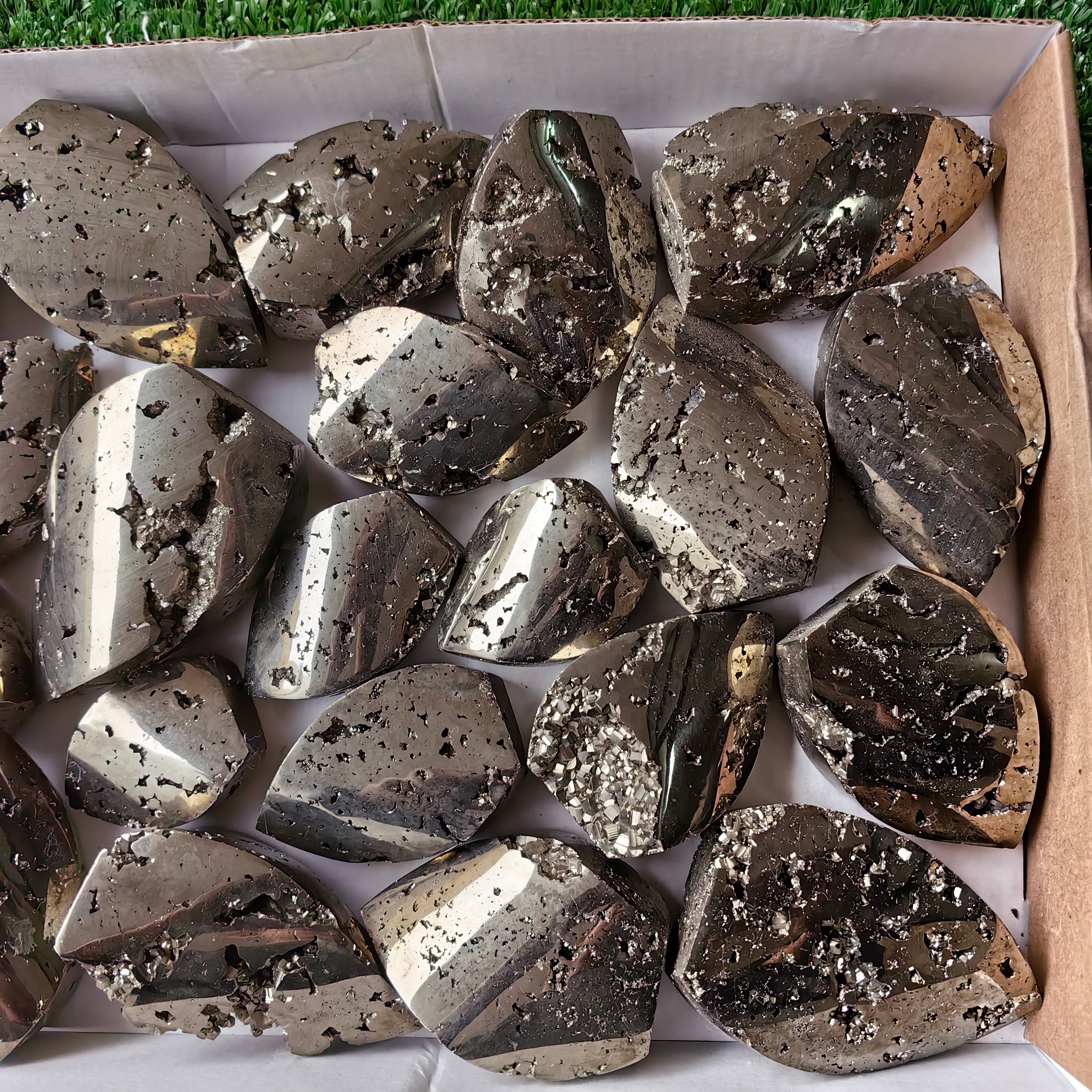 Lot 22 pcs Pyrite Flame