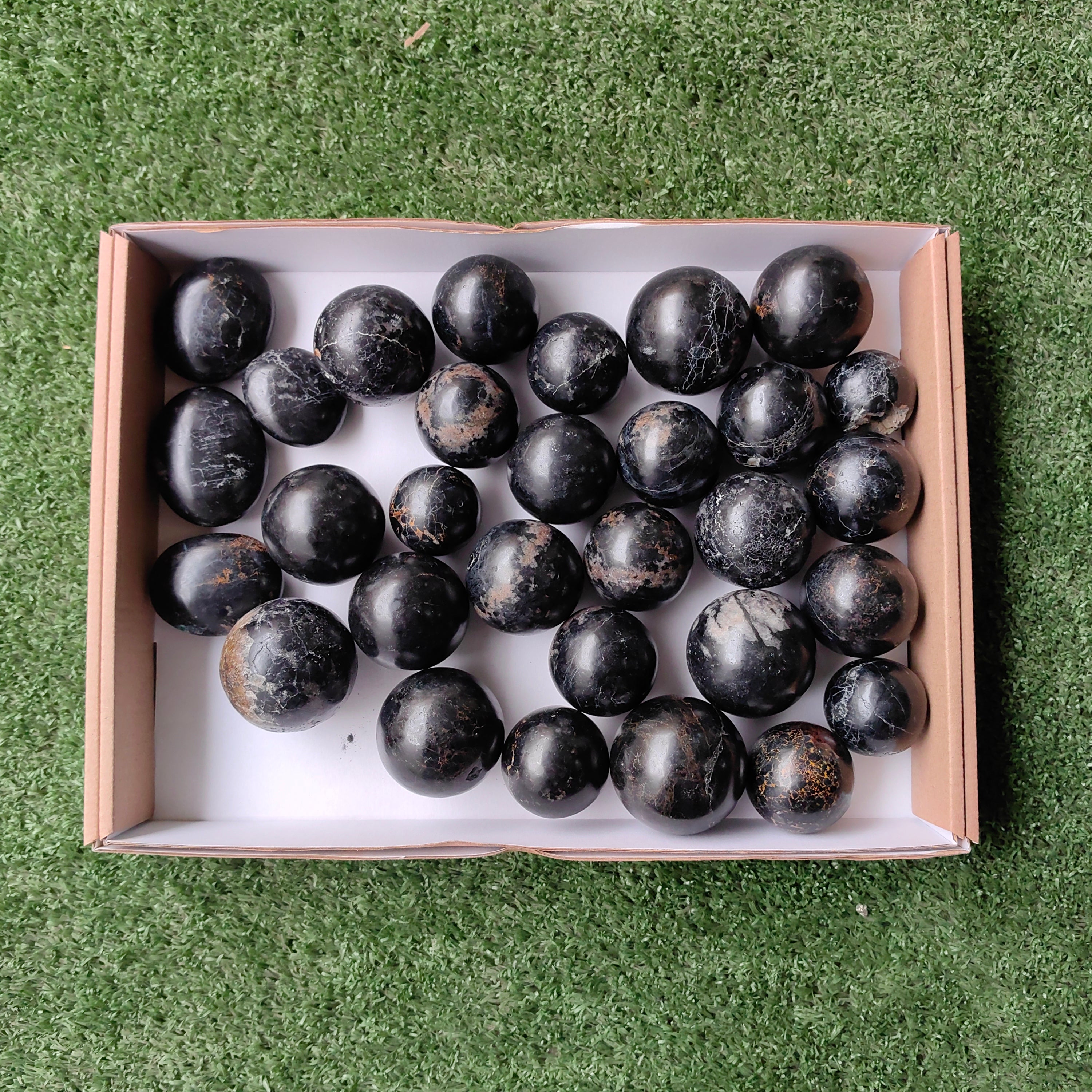 Lot 30 pcs Tourmaline Sphere and Palm