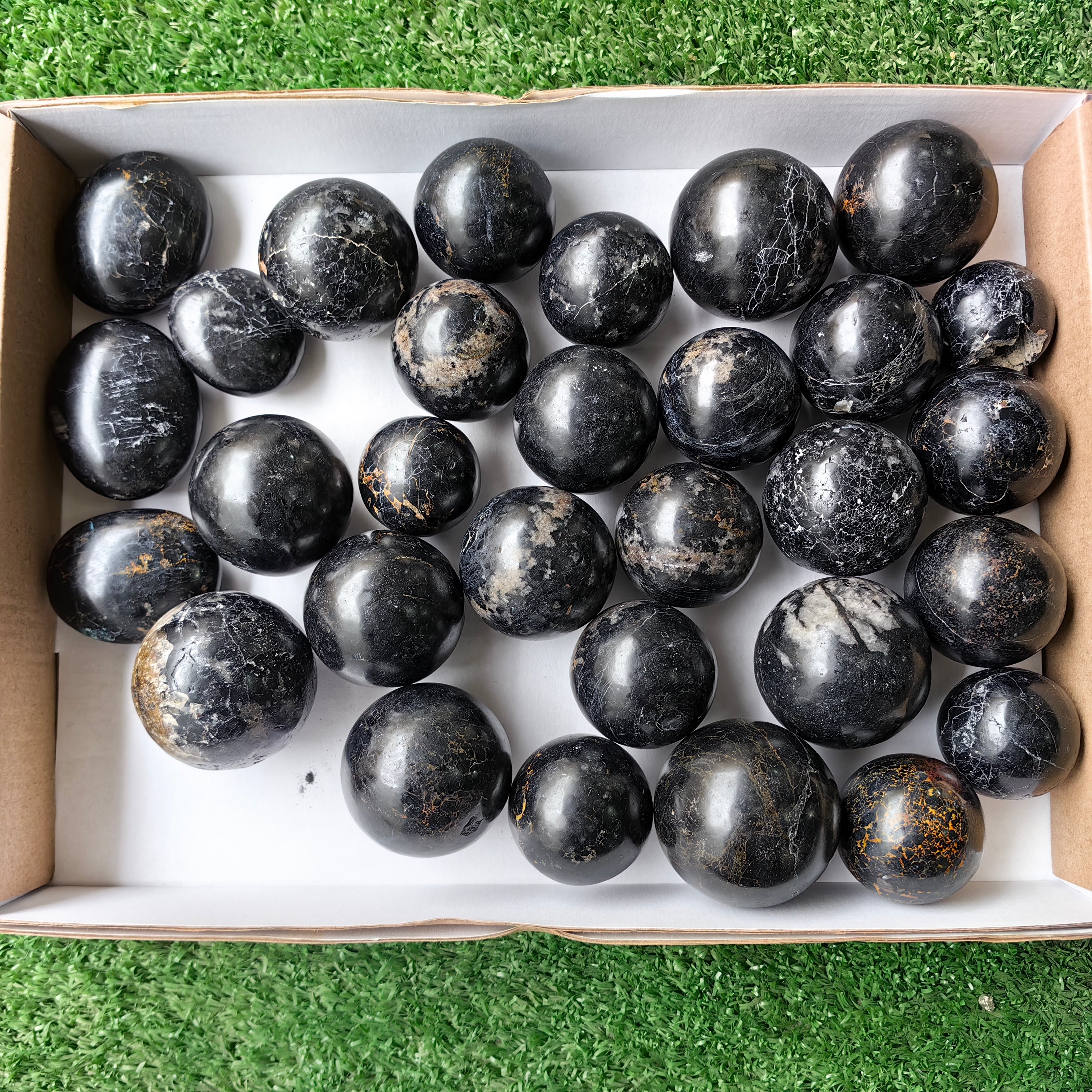 Lot 30 pcs Tourmaline Sphere and Palm