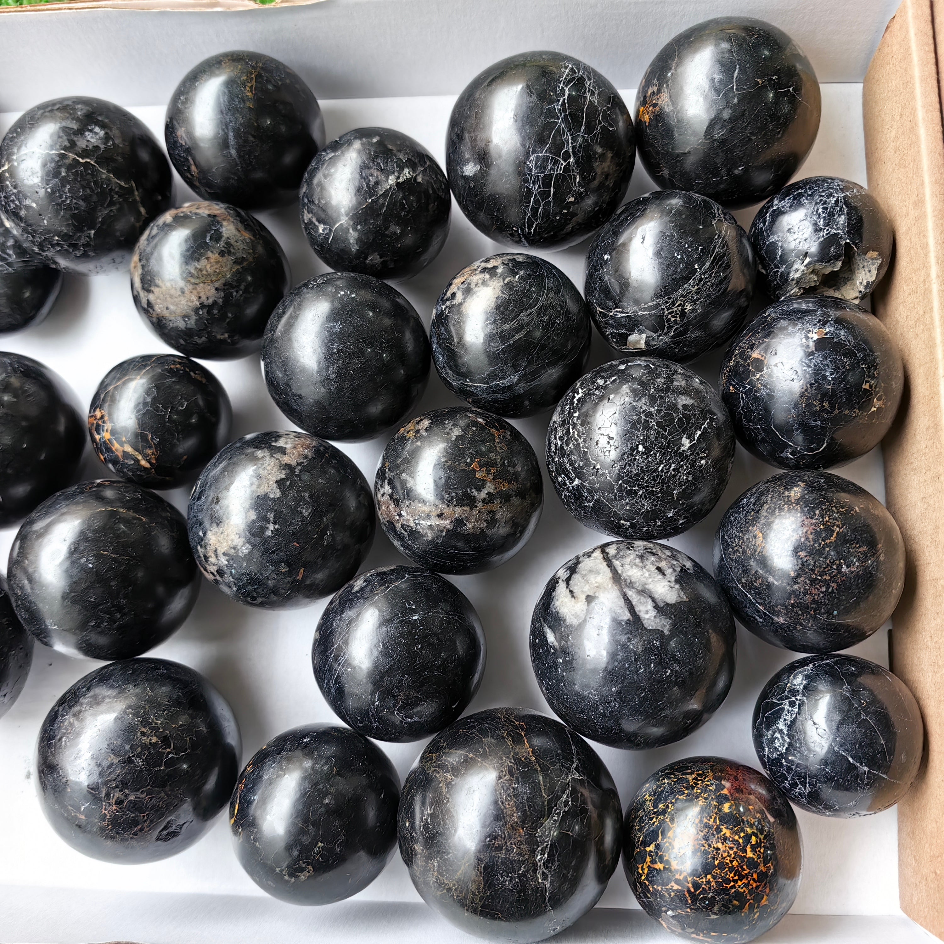 Lot 30 pcs Tourmaline Sphere and Palm