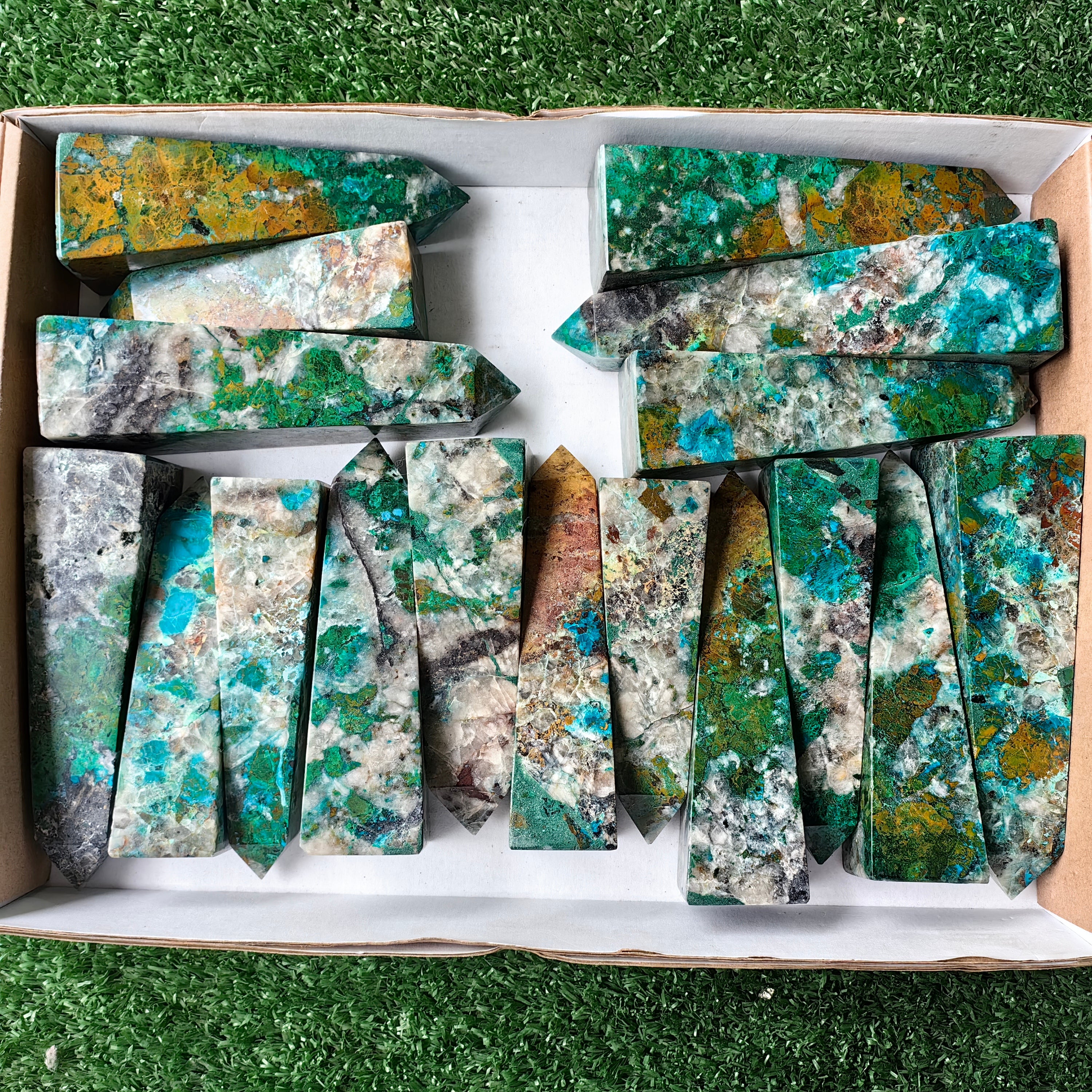 Lot 17 pcs Chrysoquartz Tower