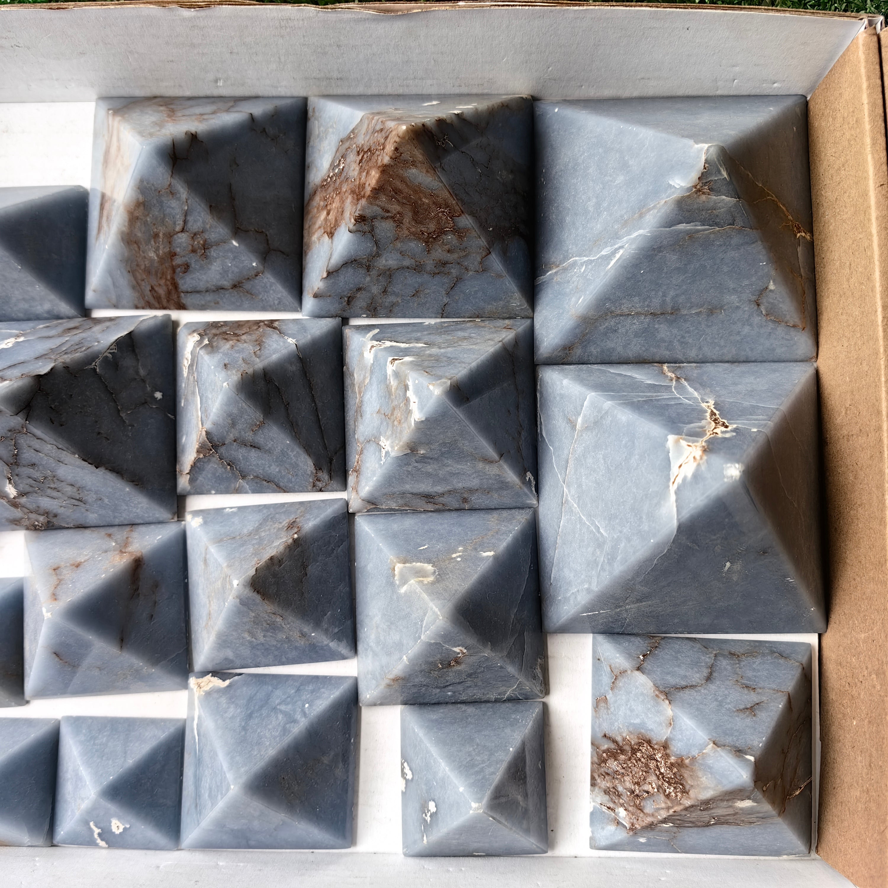 Lot 22 pcs Angelite Pyramid