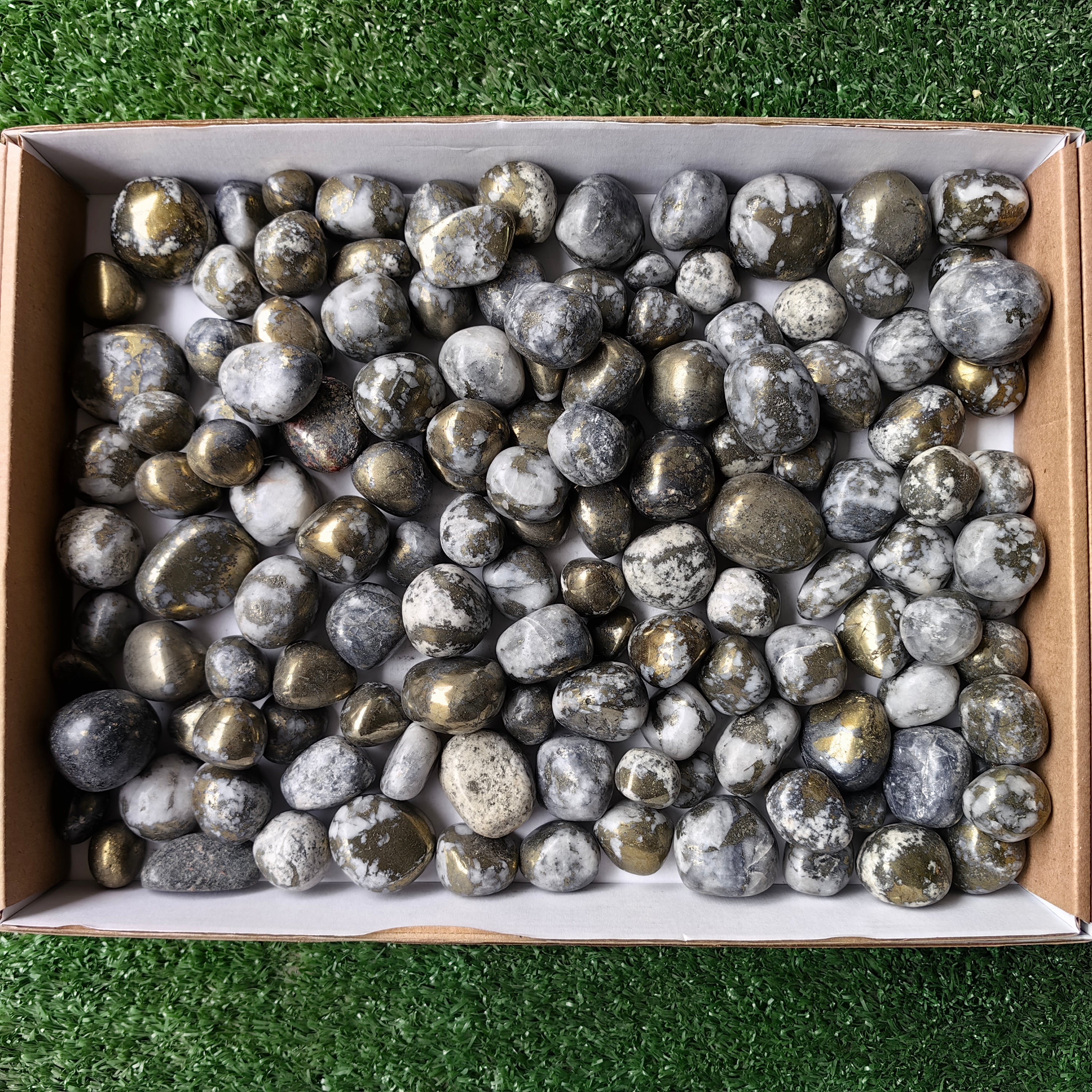 Lot 2.8 kg Chalcopyrite on Quartz Tumbled