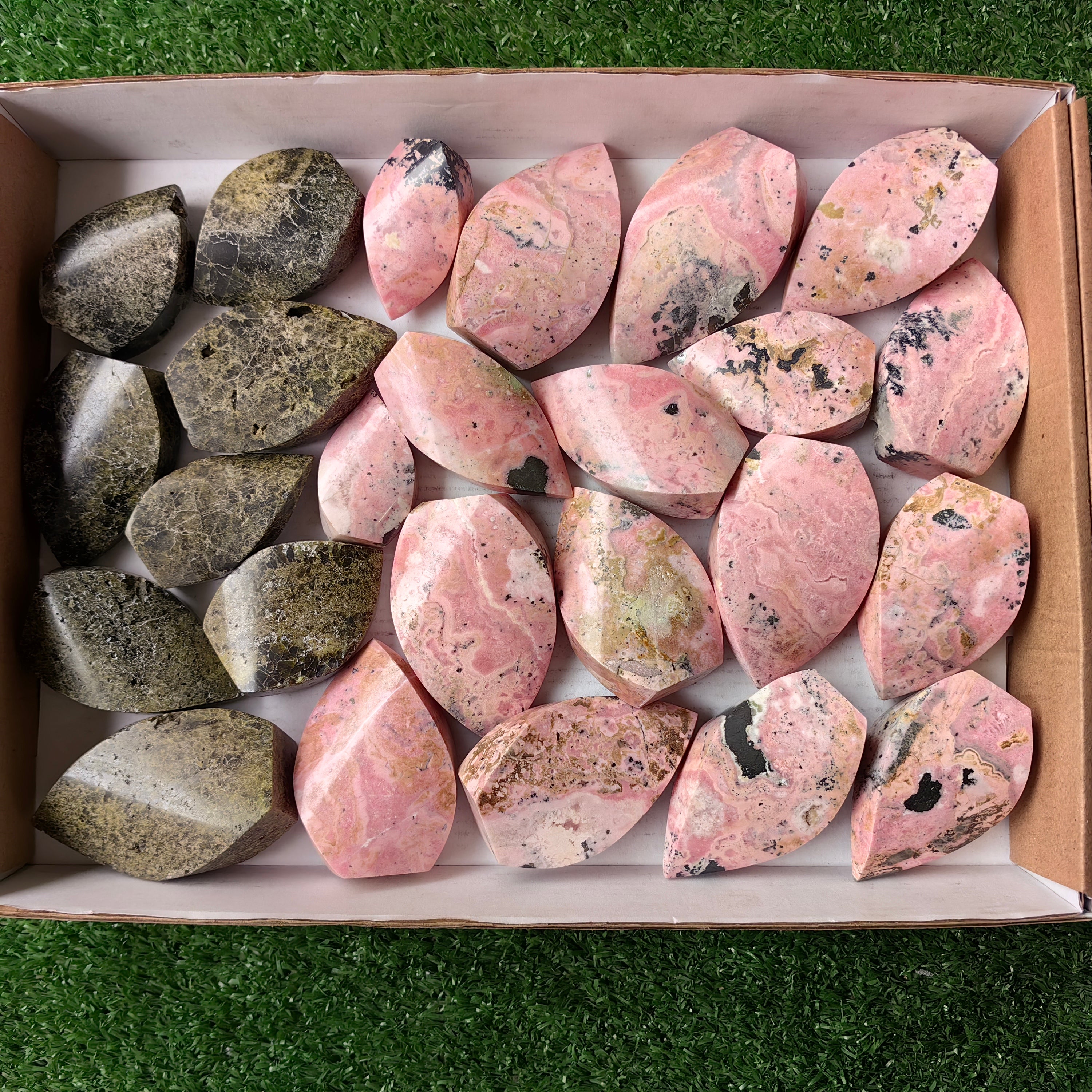 Lot 25 pcs Epidote, Rhodonite Flame