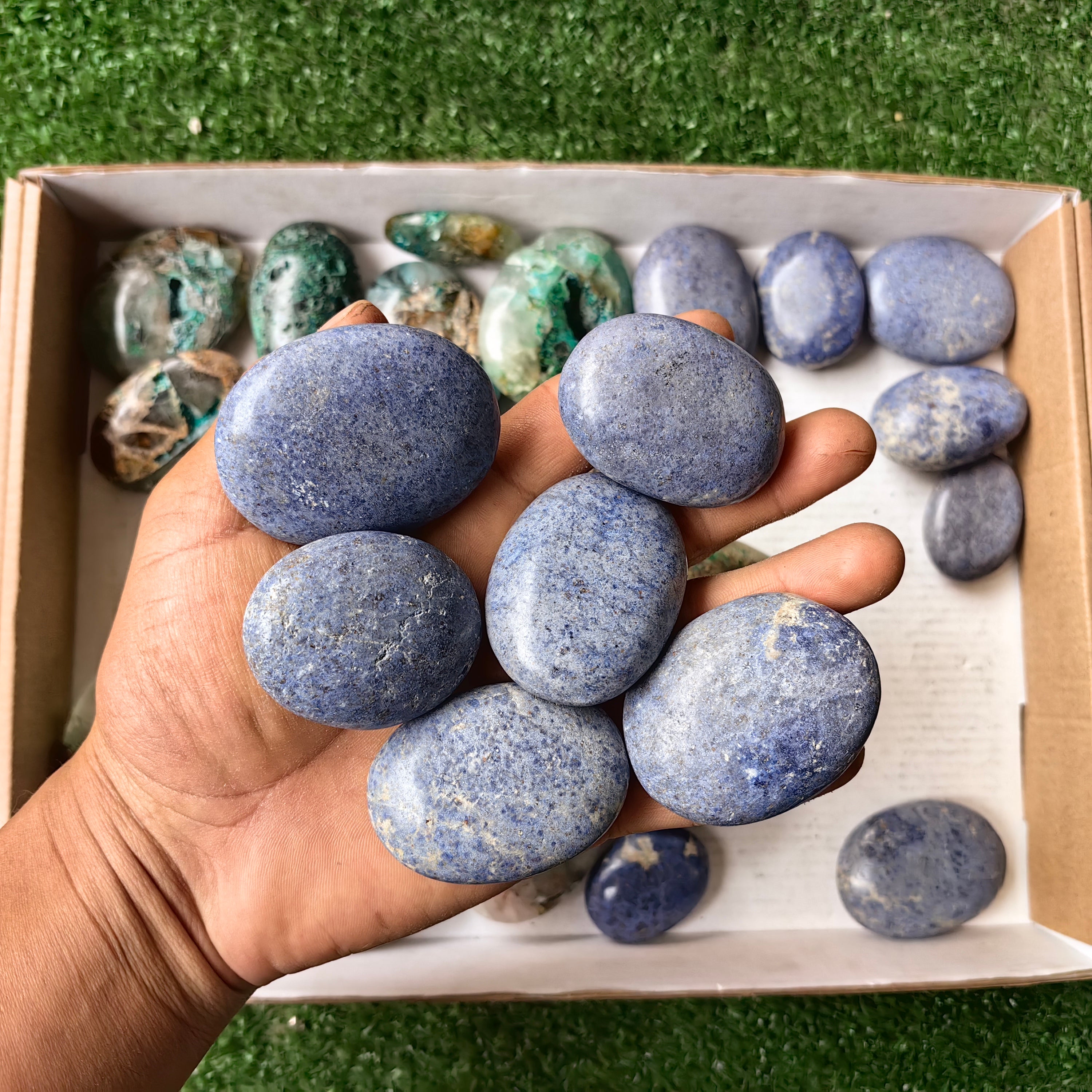 Lot 34 pcs Quantum Quattro, Dumortierite Palm