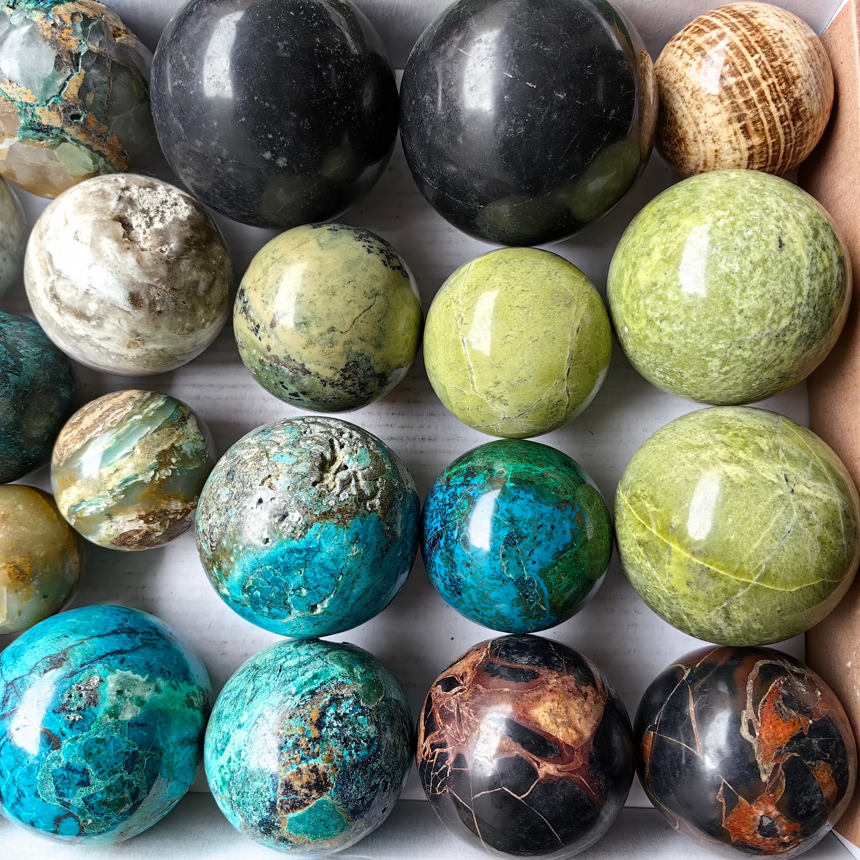 Lot 23 pcs Mixed Stone Spheres