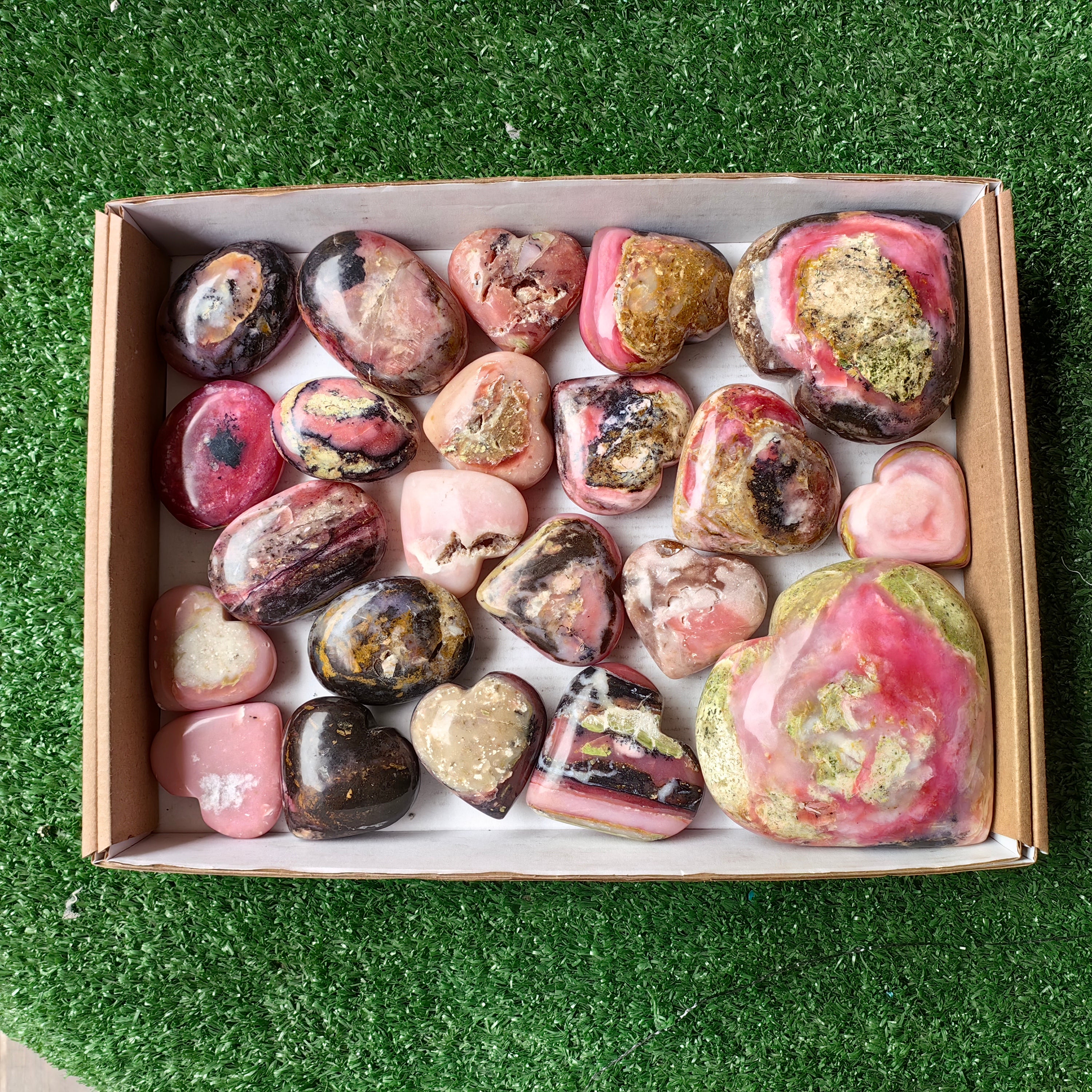 Lot 22 pcs Pink Opal Heart, Palm