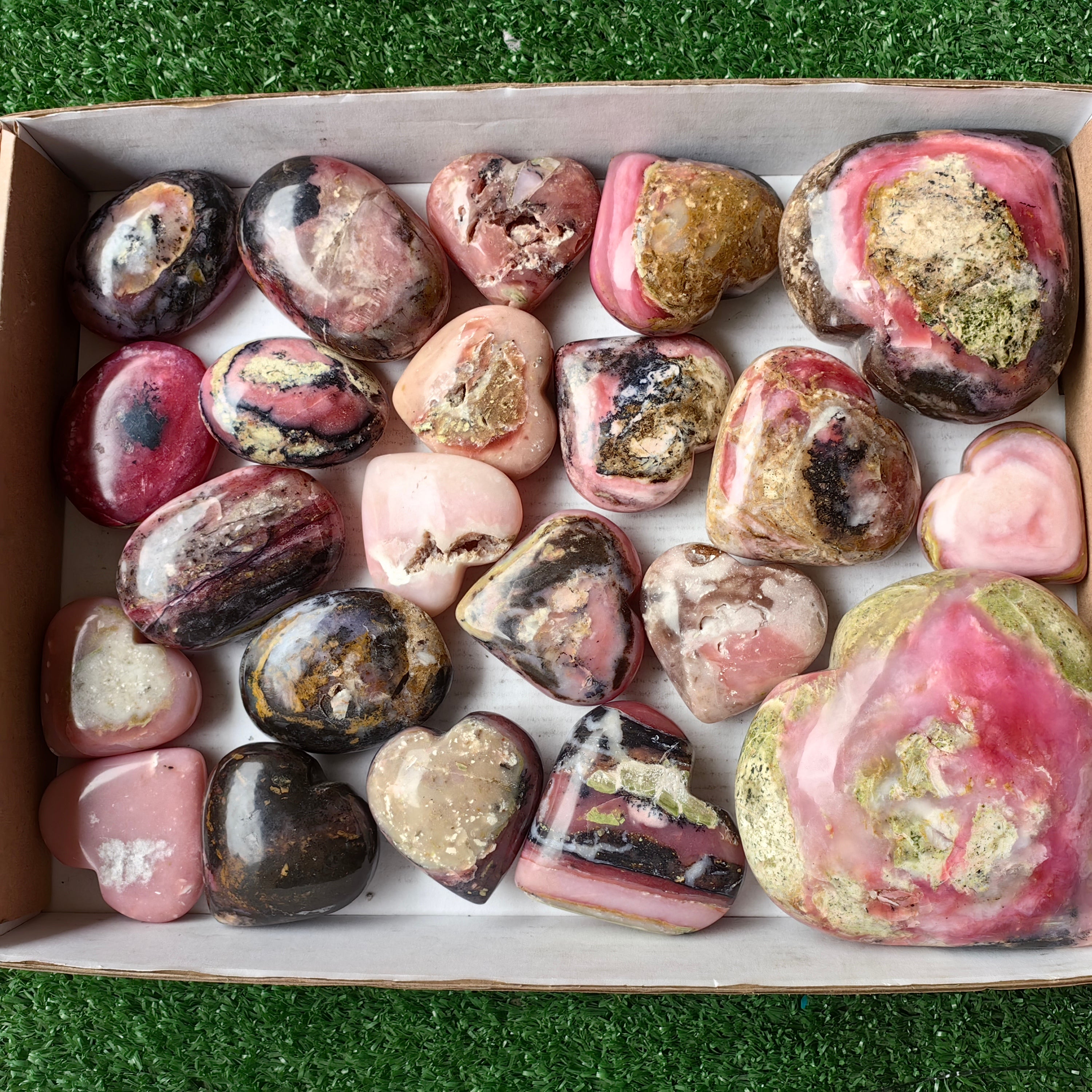 Lot 22 pcs Pink Opal Heart, Palm