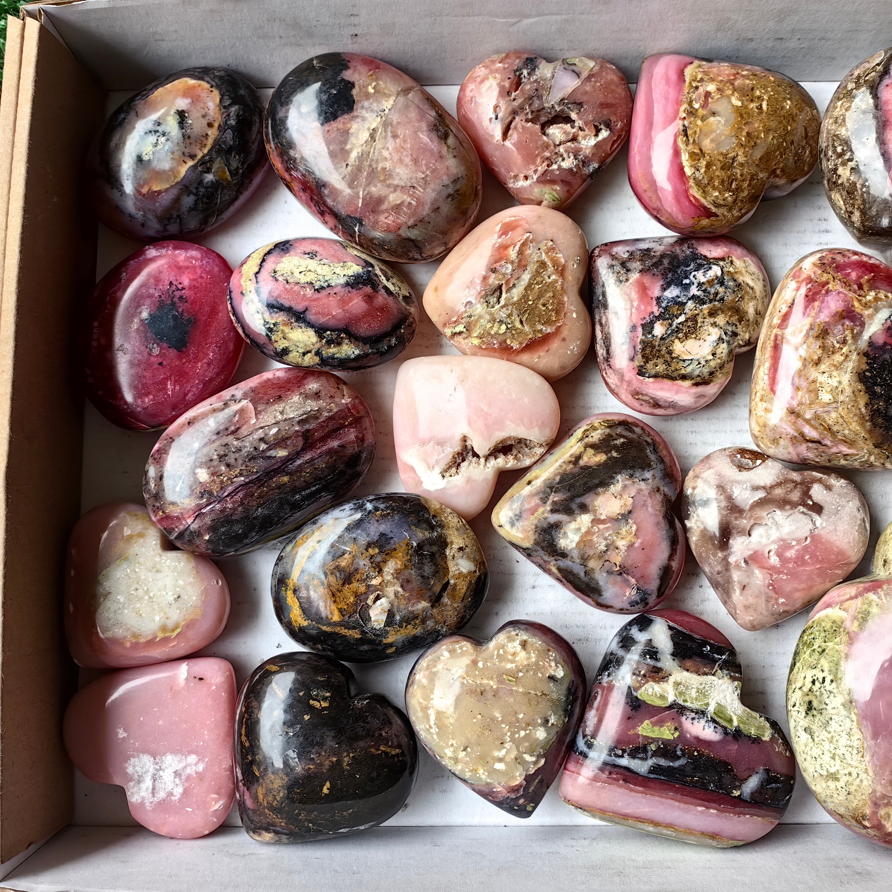 Lot 22 pcs Pink Opal Heart, Palm