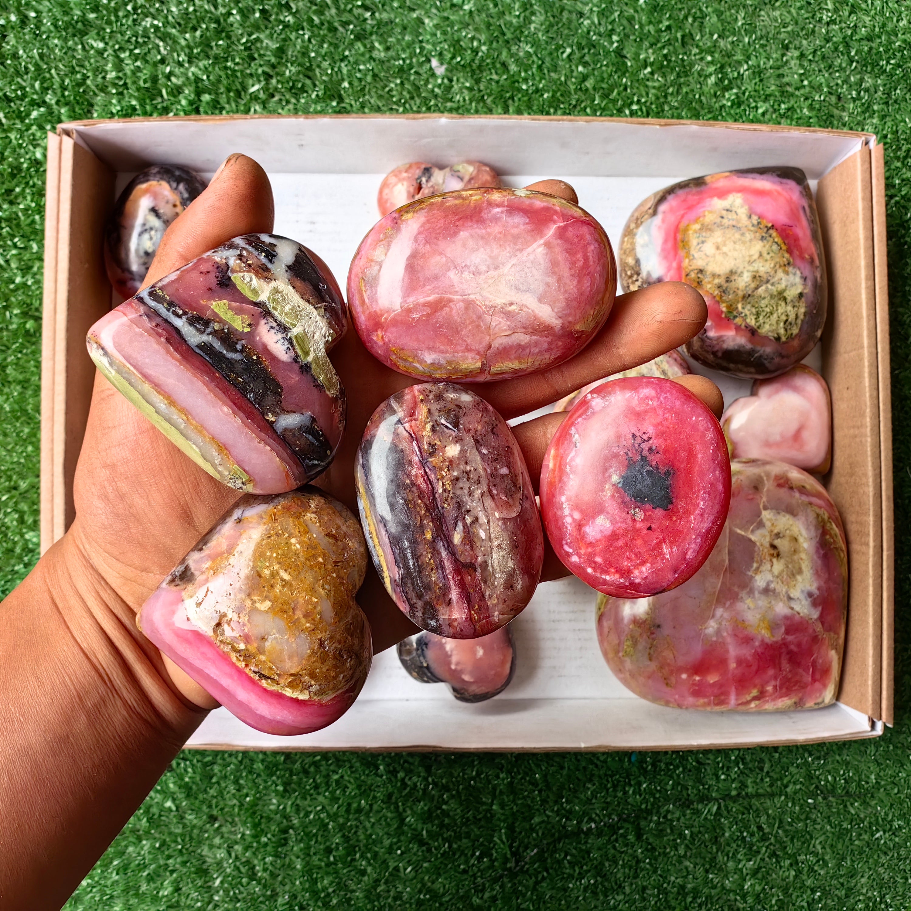 Lot 22 pcs Pink Opal Heart, Palm