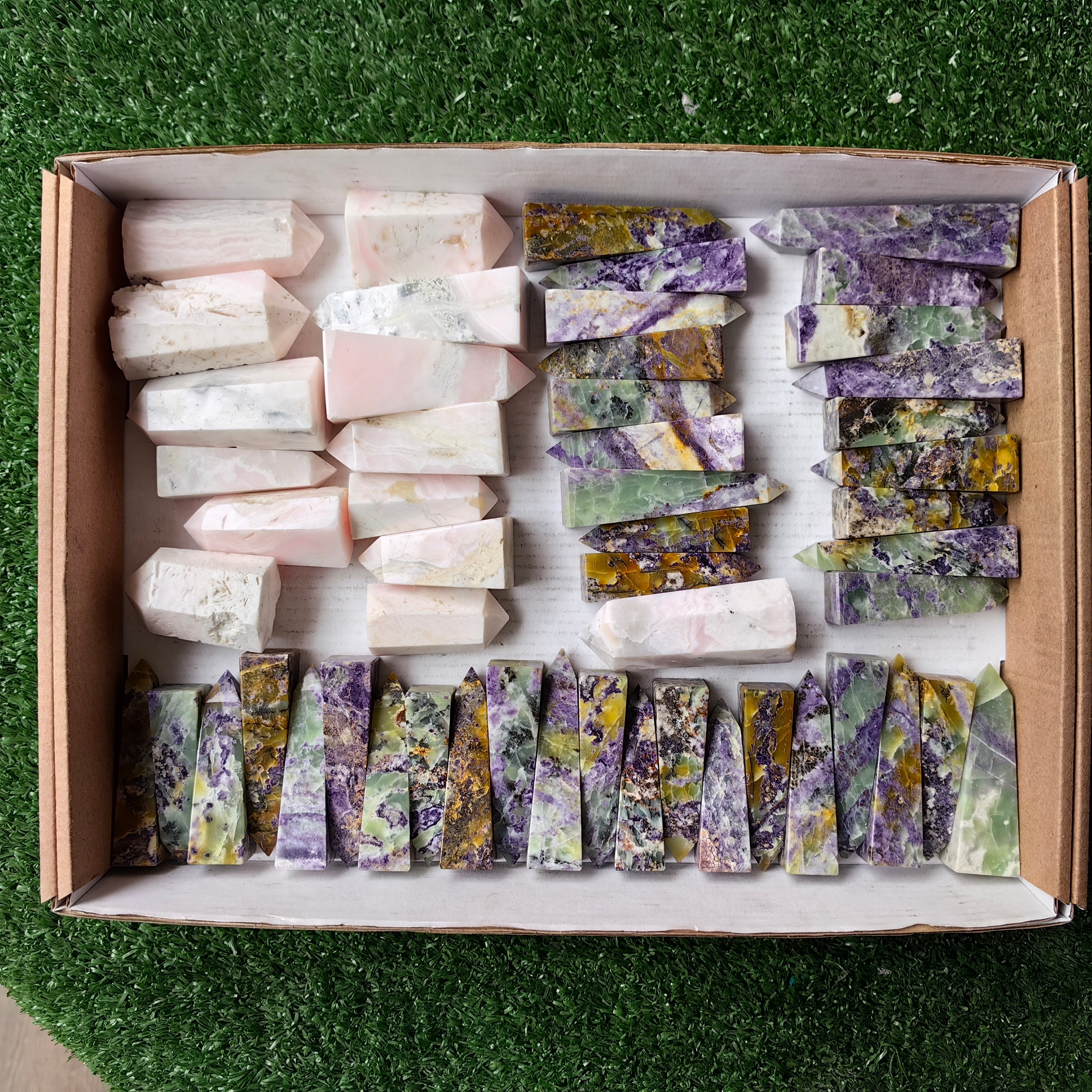 Lot 53 pcs Mangano, Bolivianite Tower