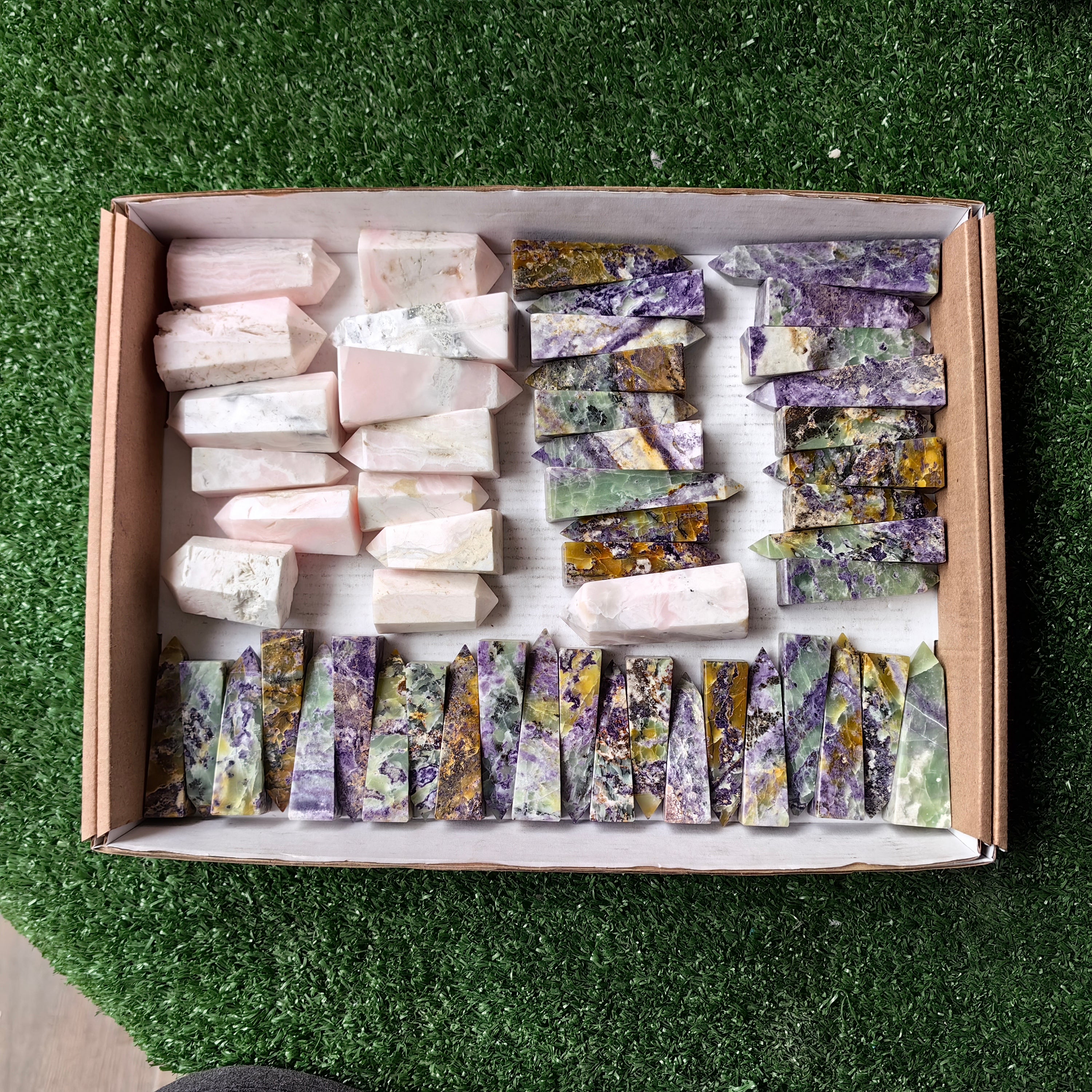 Lot 53 pcs Mangano, Bolivianite Tower