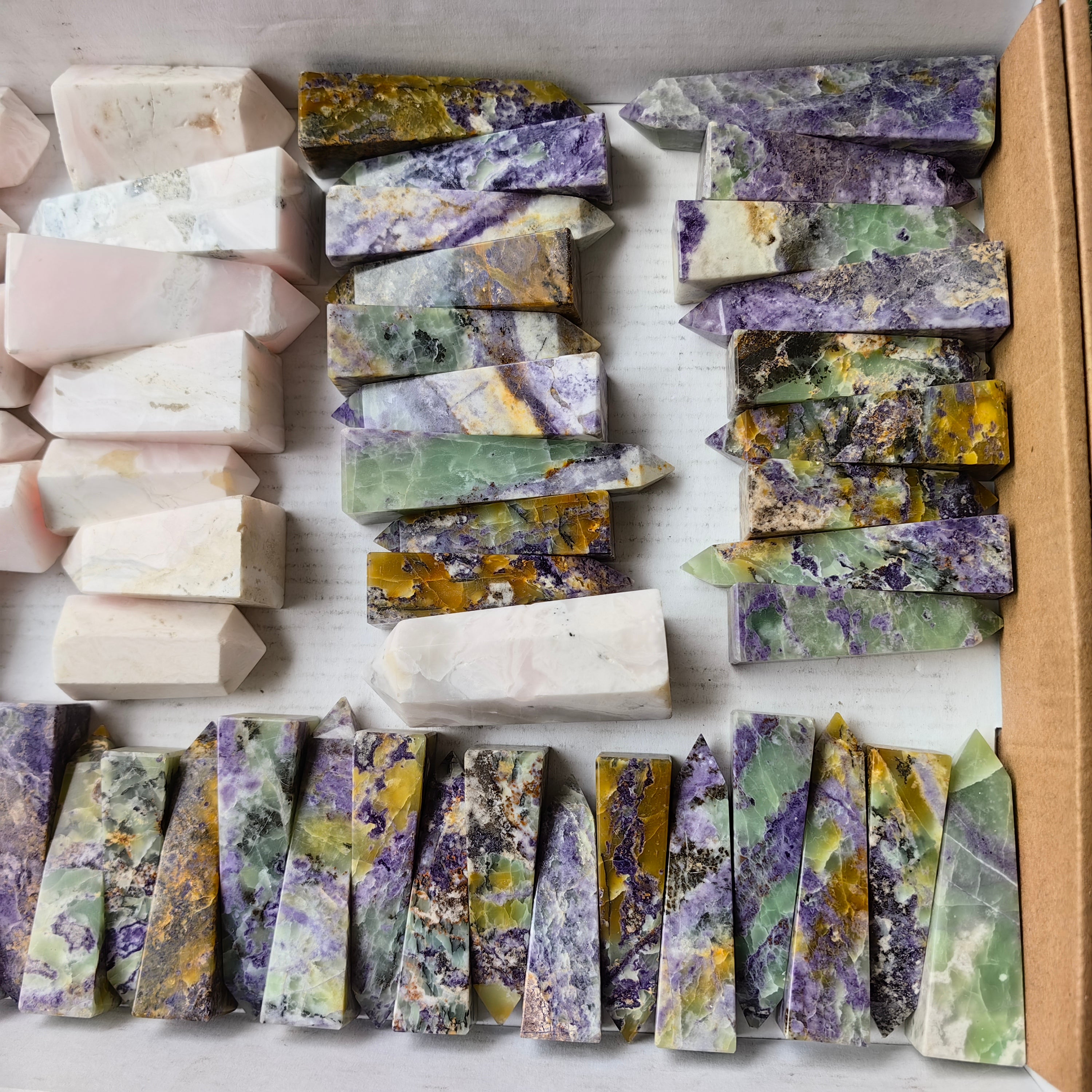 Lot 53 pcs Mangano, Bolivianite Tower