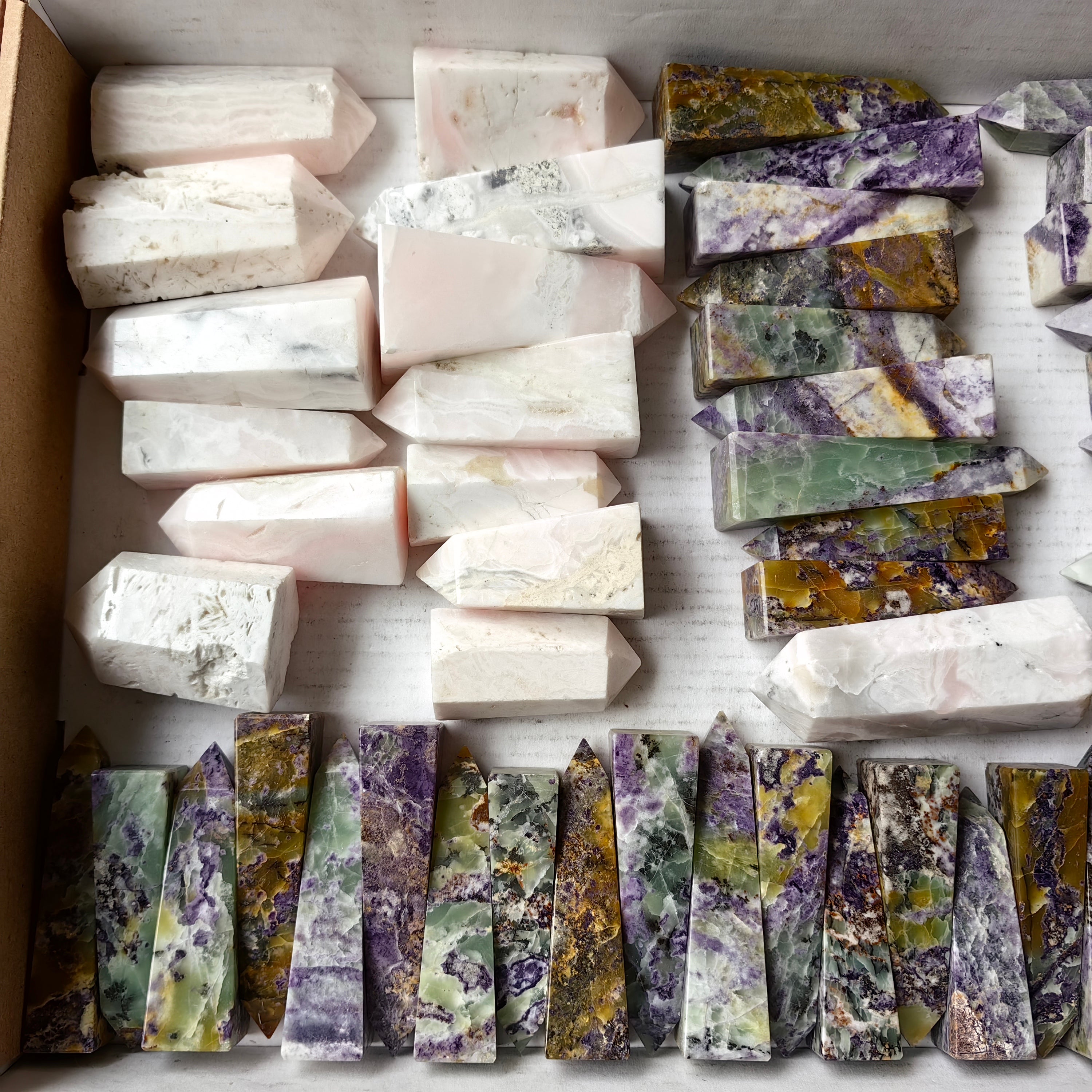 Lot 53 pcs Mangano, Bolivianite Tower