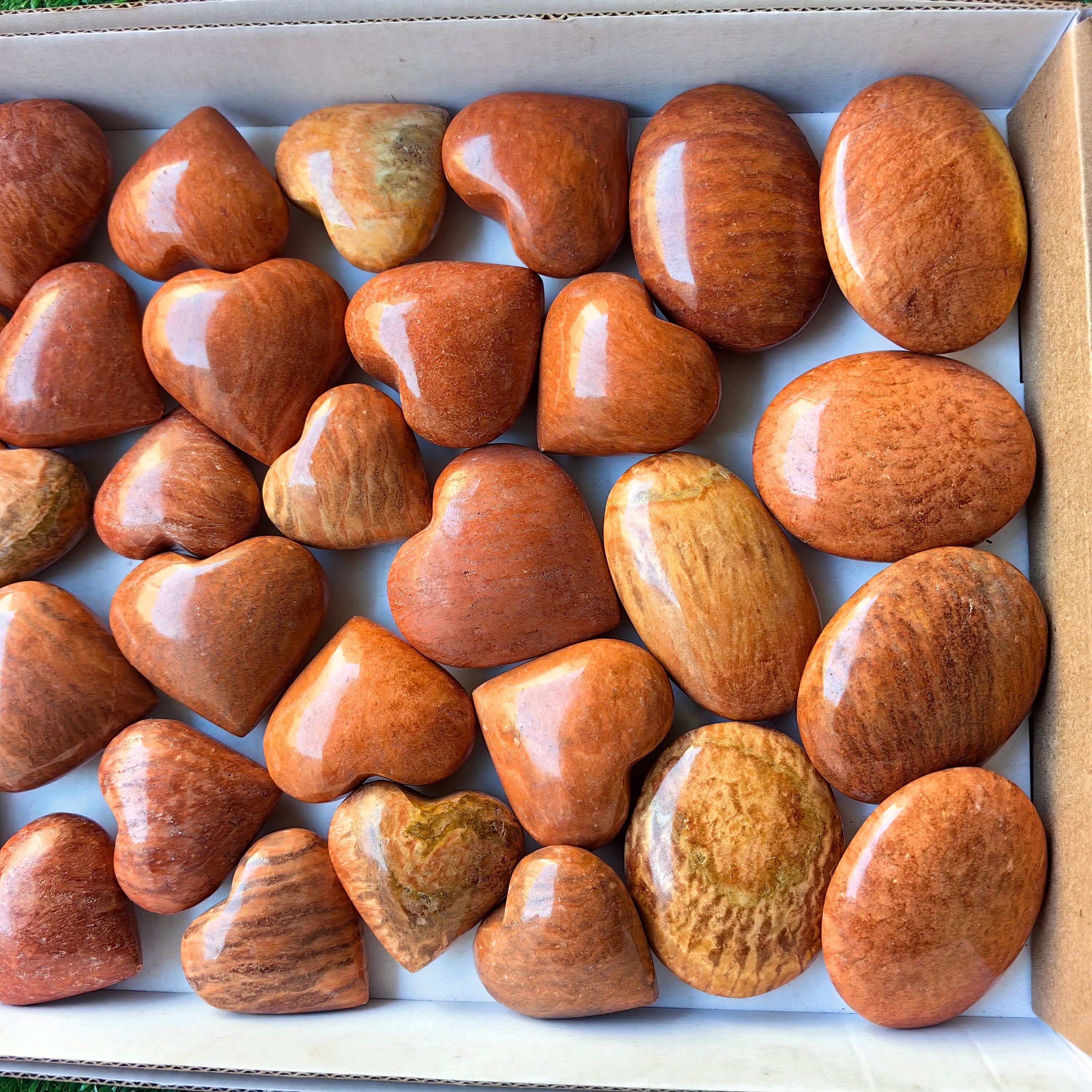 Lot 31 pcs Orange Jaspe heart and palm