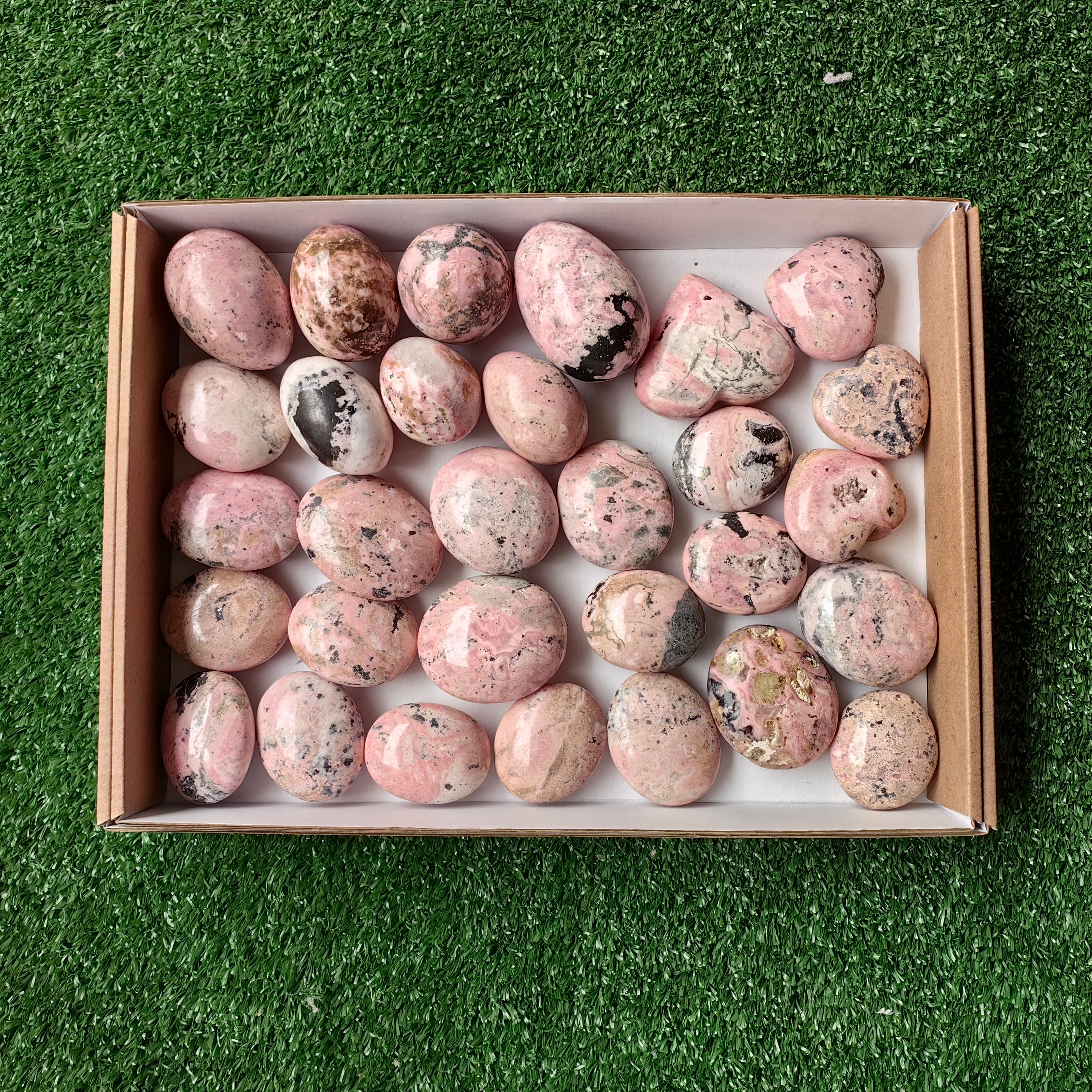 Lot 30 pcs Rhodonite palm, heart and eggs